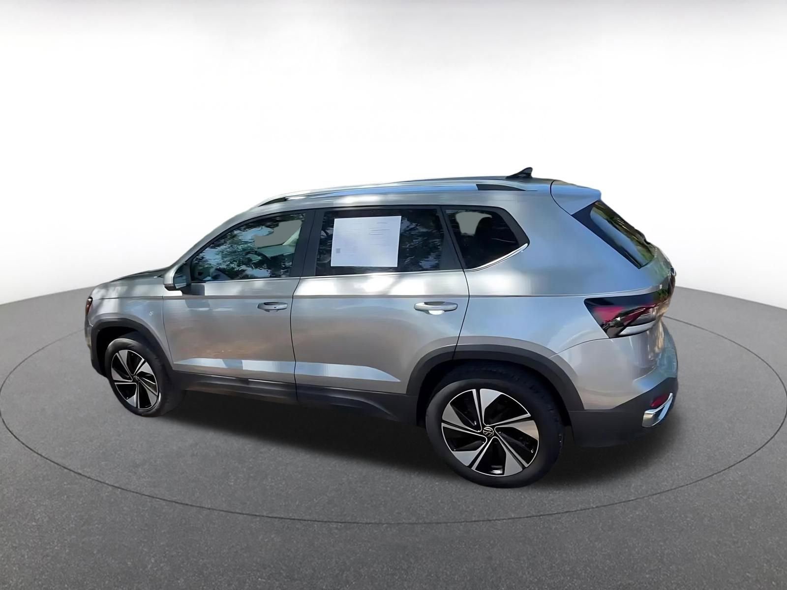 Thumbnail: 2025 Volkswagen Taos - 10