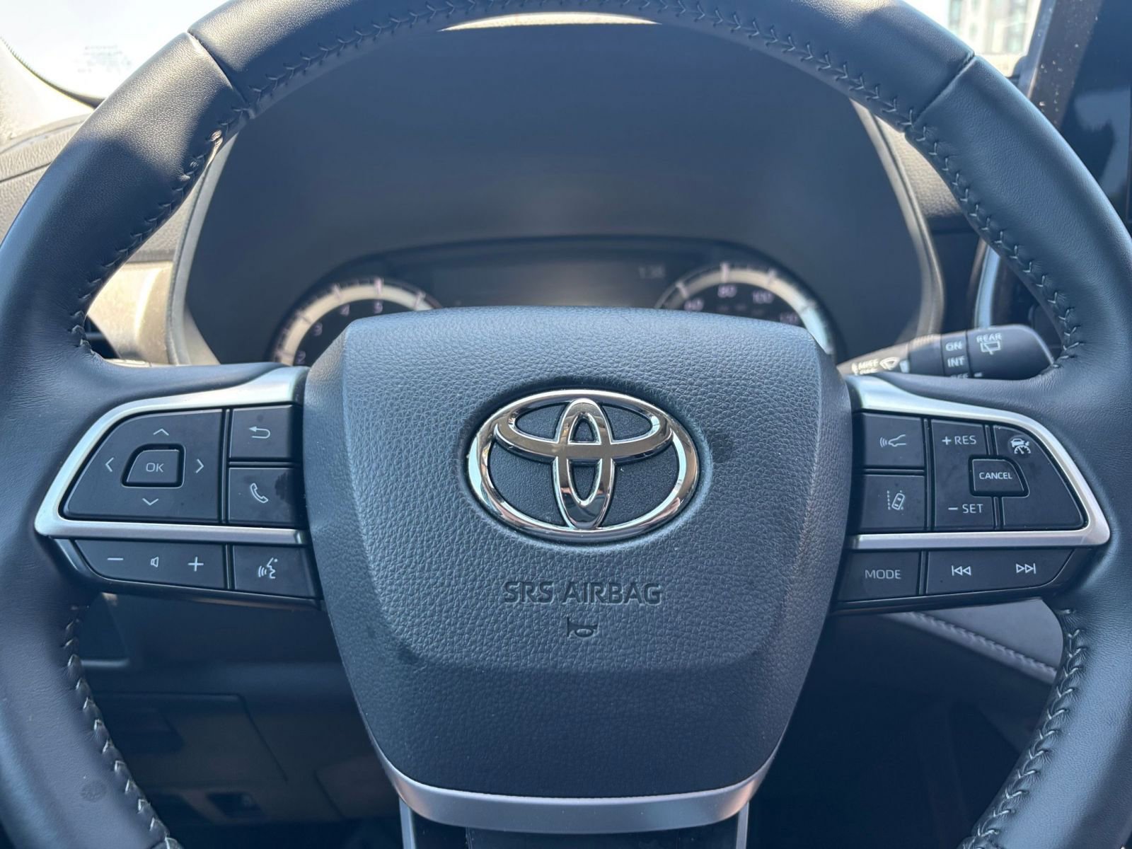 Thumbnail: 2025 Toyota Highlander - 31