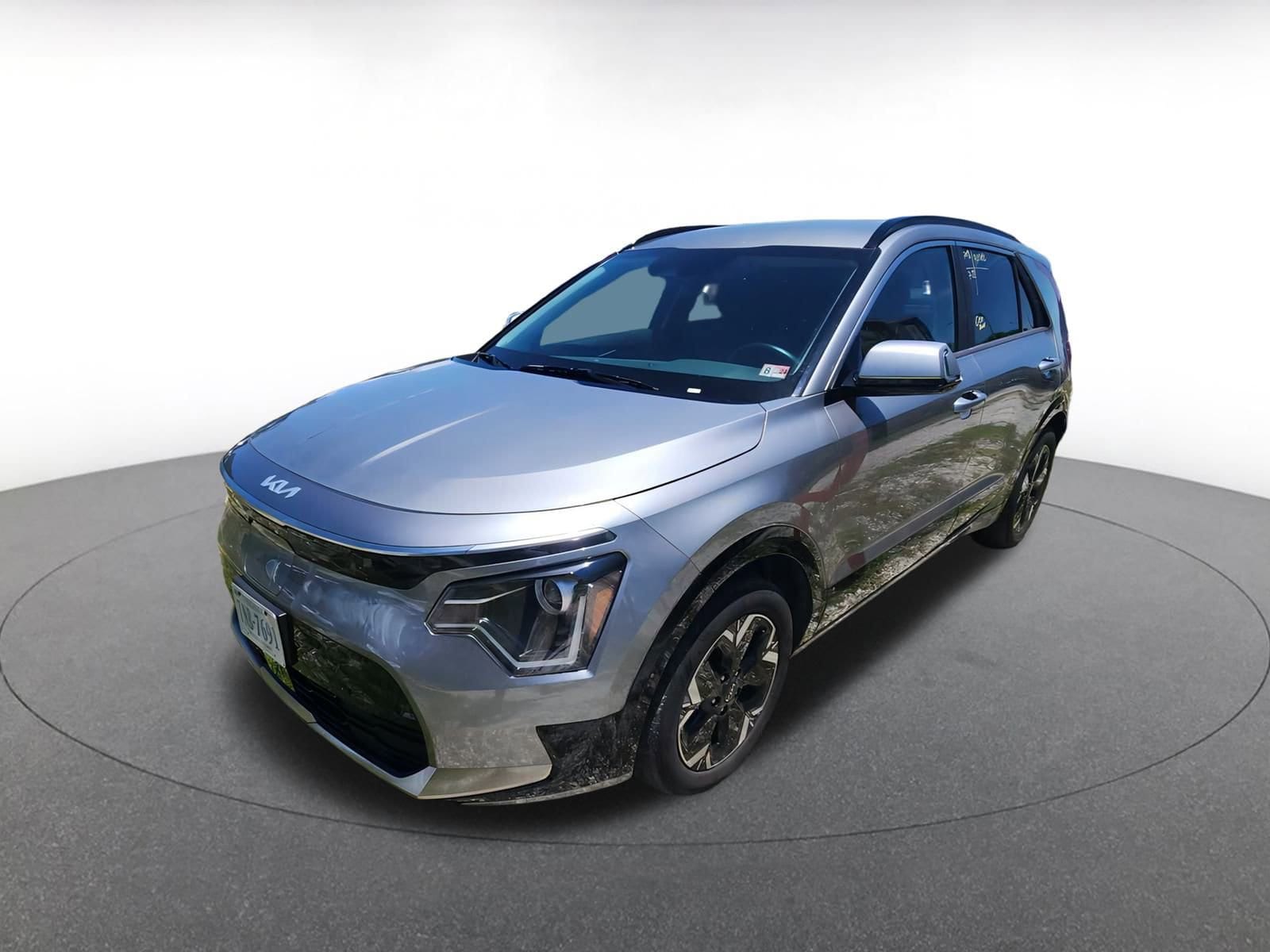 Thumbnail: 2023 Kia Niro - 4