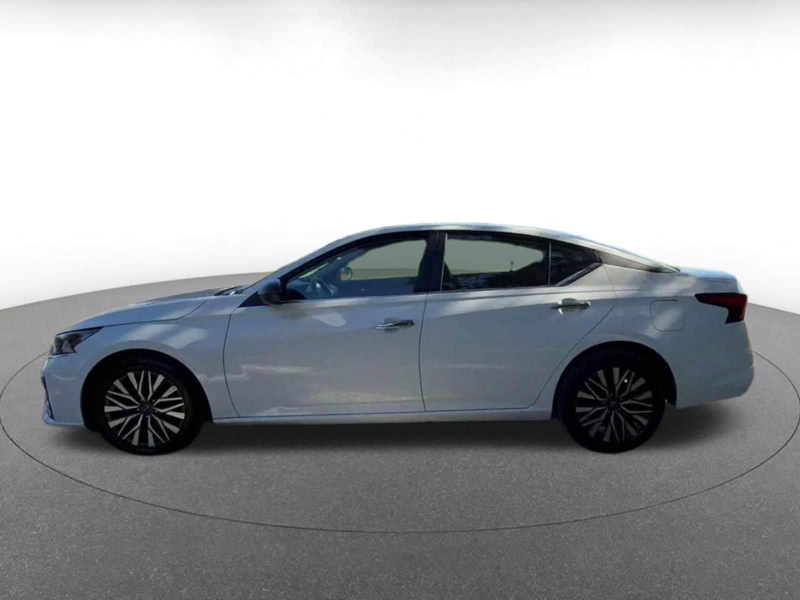 Thumbnail: 2025 Nissan Altima - 8