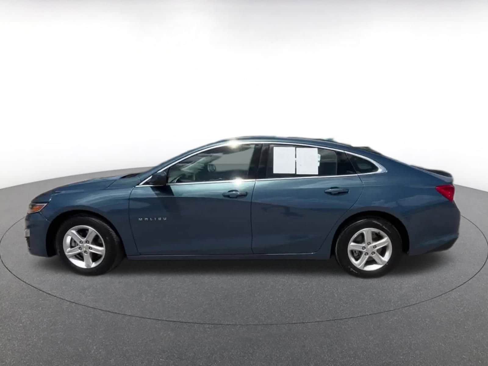 Thumbnail: 2024 Chevrolet Malibu - 9