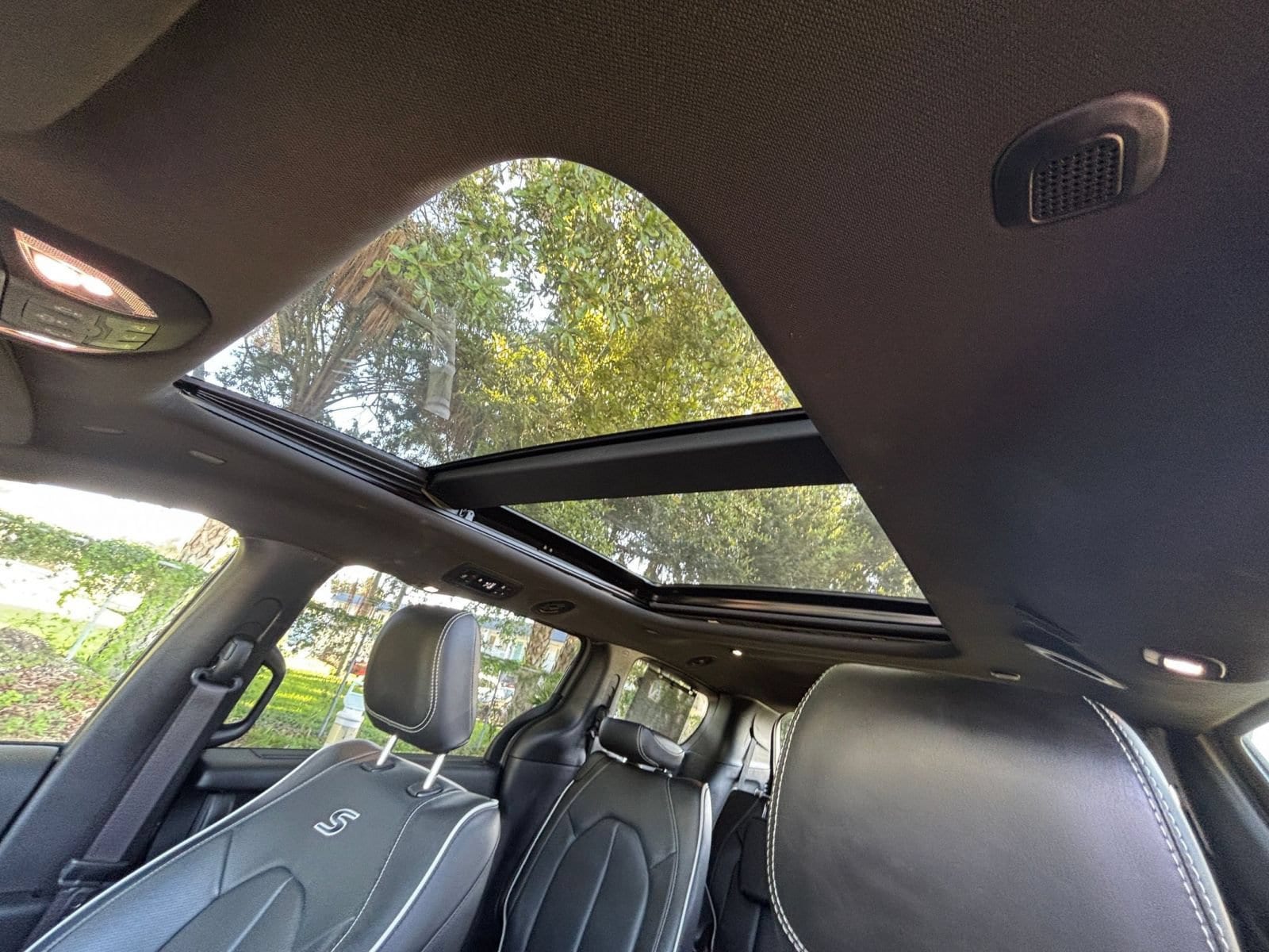 Thumbnail: 2025 Chrysler Pacifica - 31
