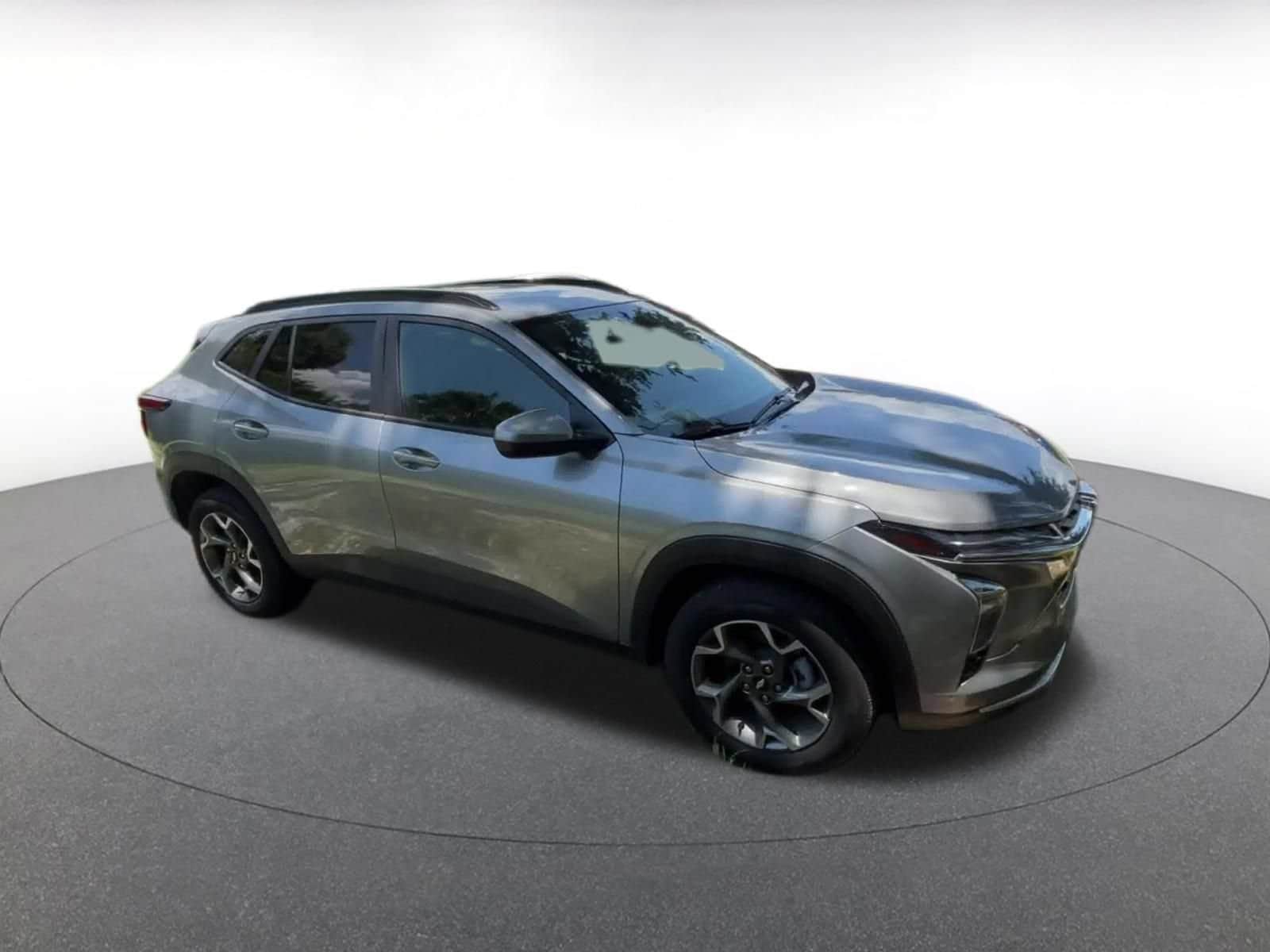 Thumbnail: 2025 Chevrolet Trax - 2