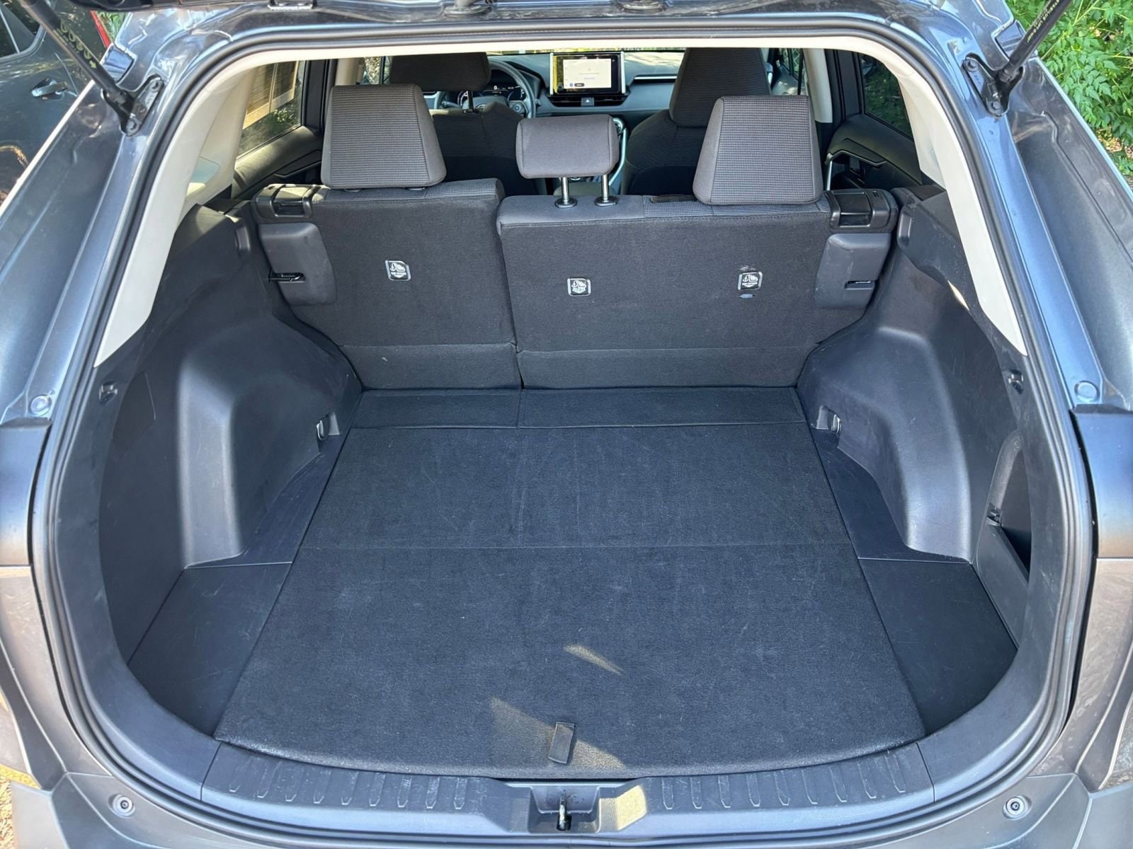 Thumbnail: 2025 Toyota RAV4 - 31