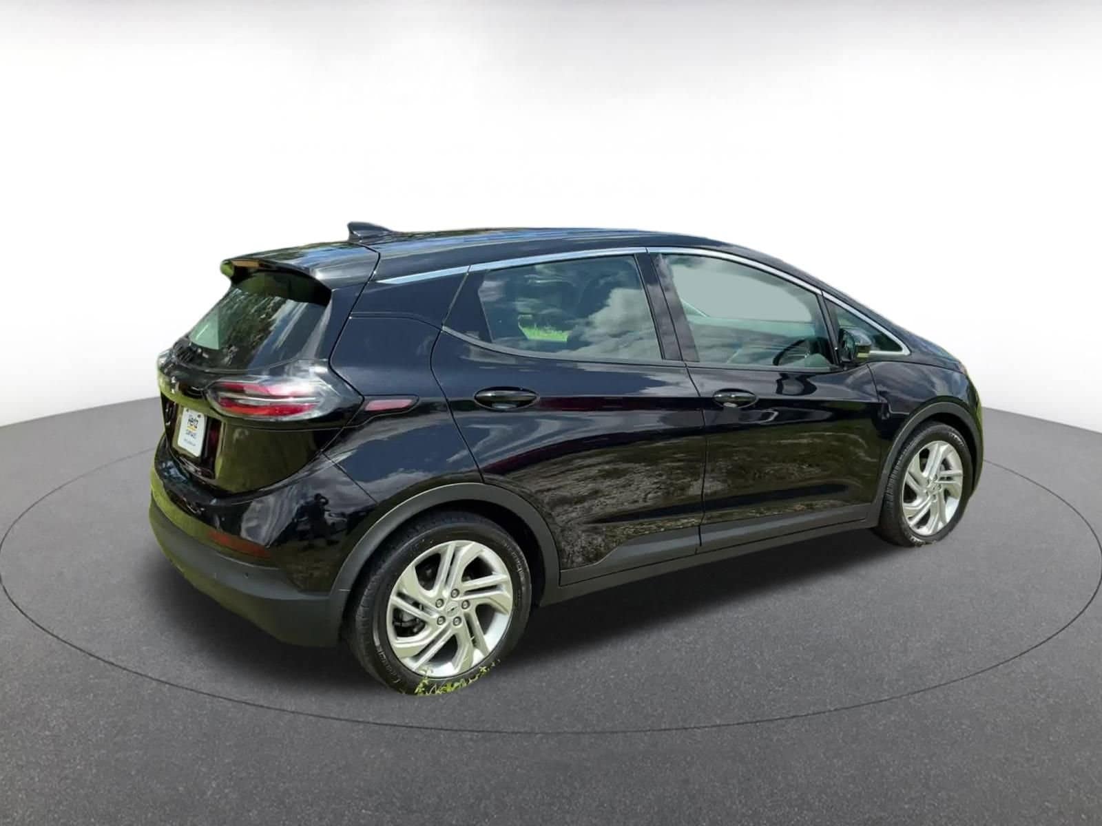 Thumbnail: 2023 Chevrolet Bolt EV - 15