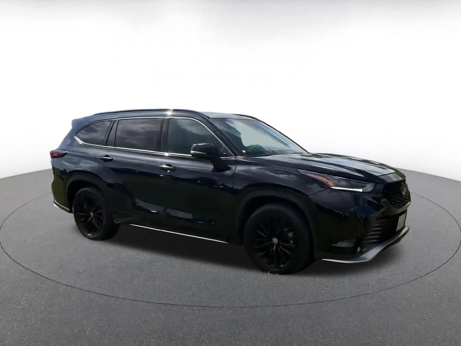 Thumbnail: 2024 Toyota Highlander - 2