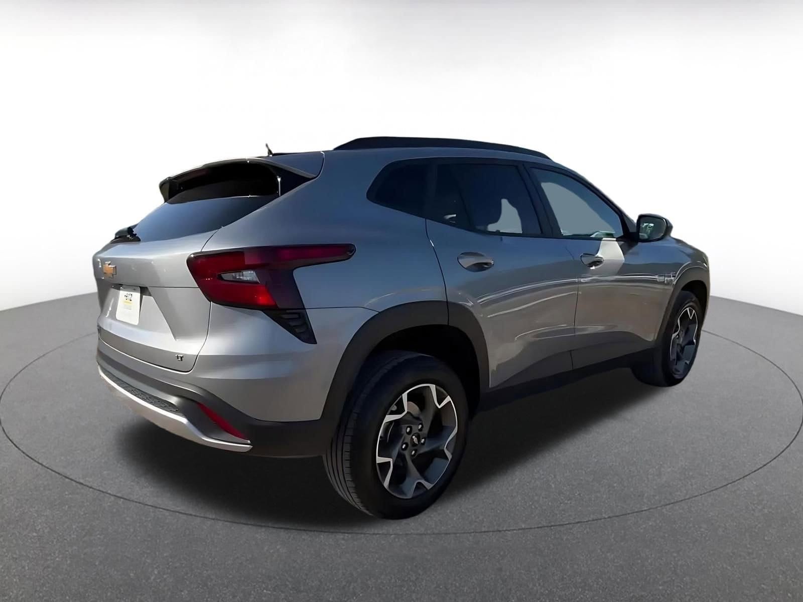 Thumbnail: 2025 Chevrolet Trax - 17