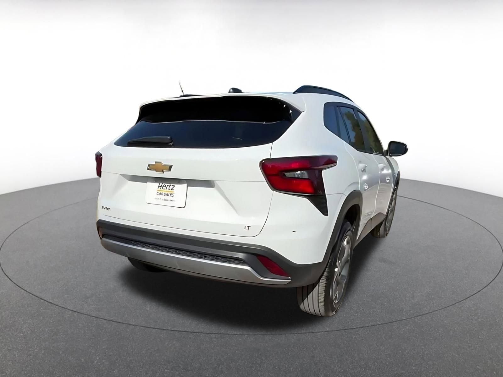 Thumbnail: 2025 Chevrolet Trax - 14