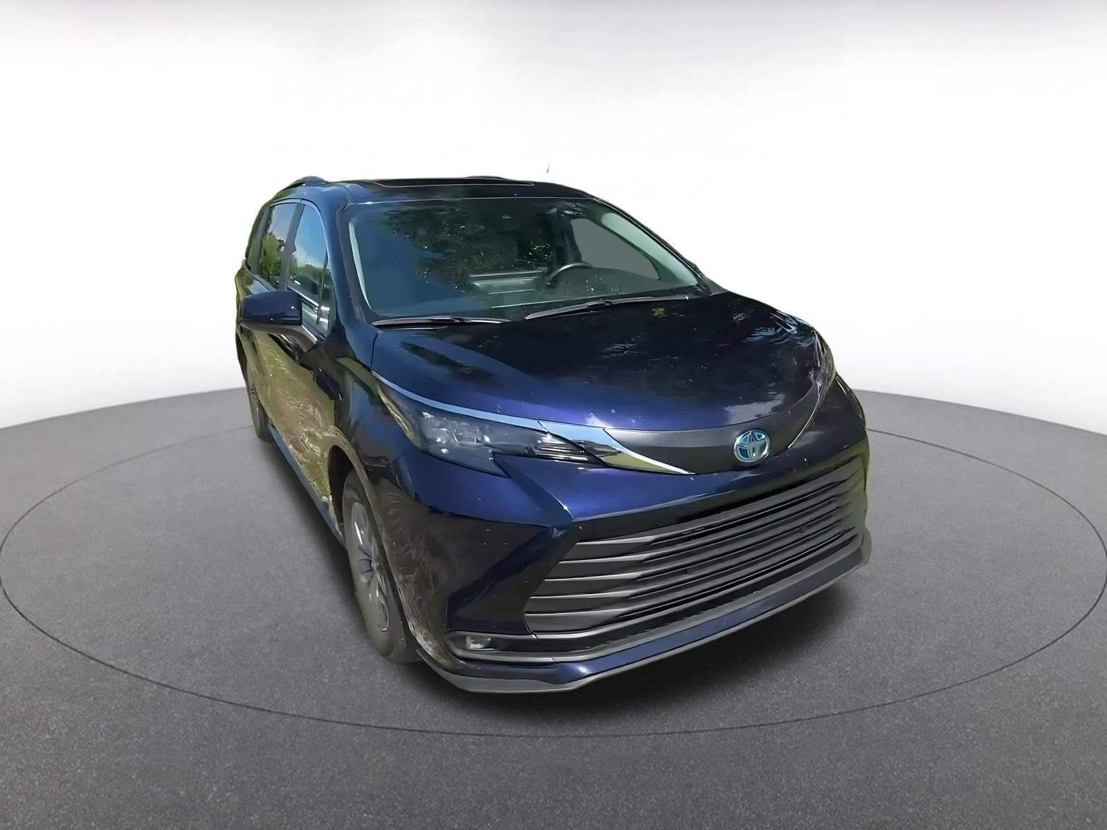 Thumbnail: 2025 Toyota Sienna - 3