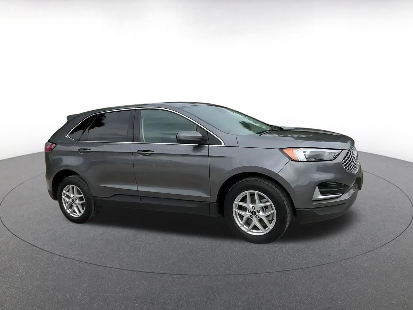 2024 Ford Edge SEL 2