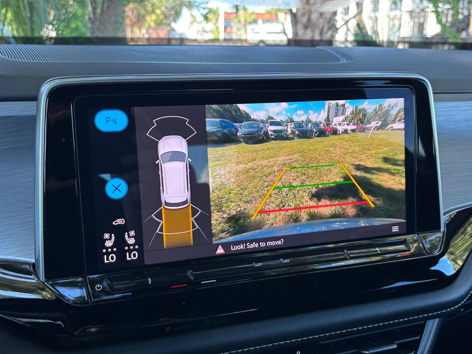 Thumbnail: 2024 Volkswagen Atlas - 17