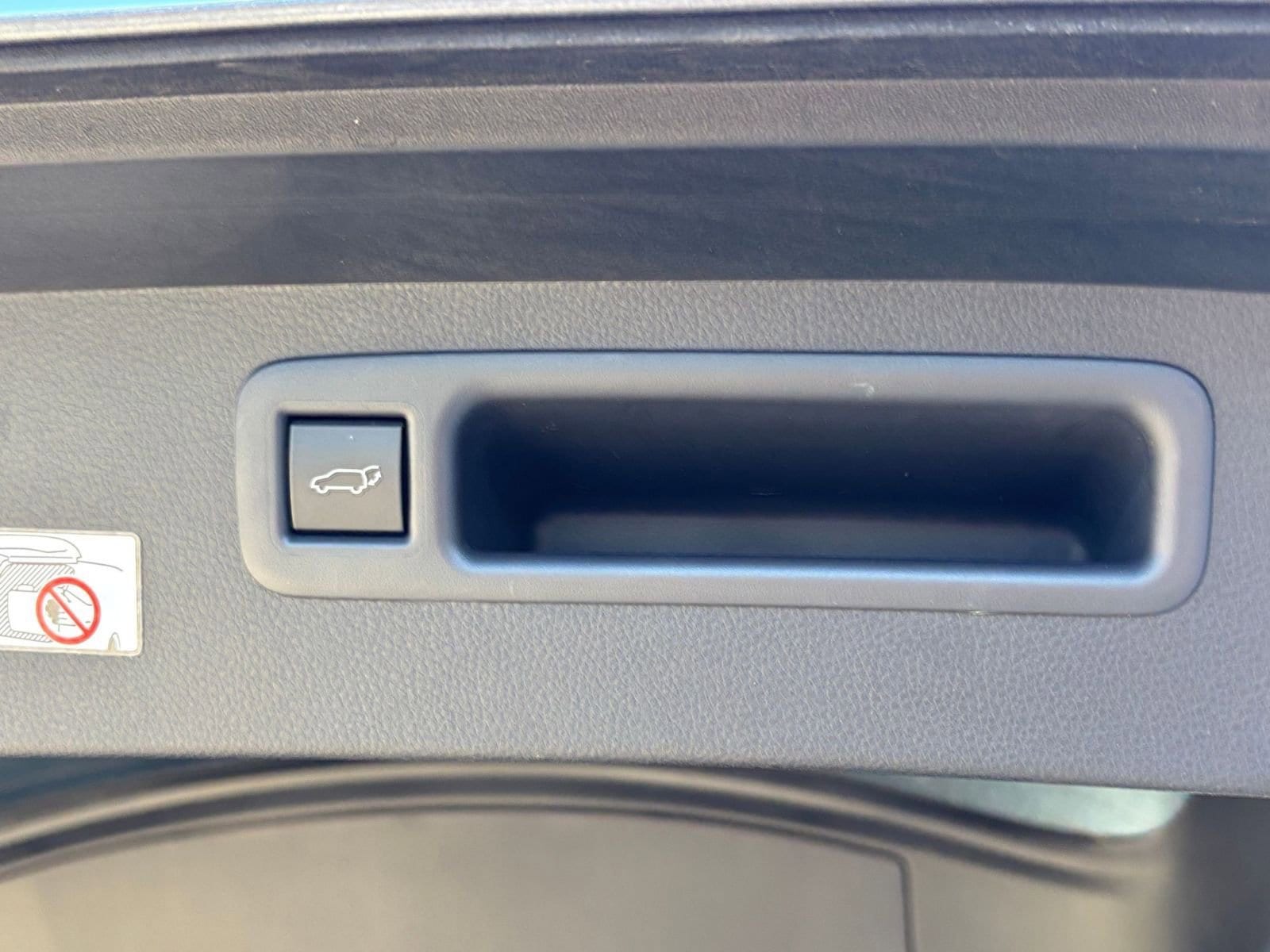 Thumbnail: 2025 Toyota Highlander - 23