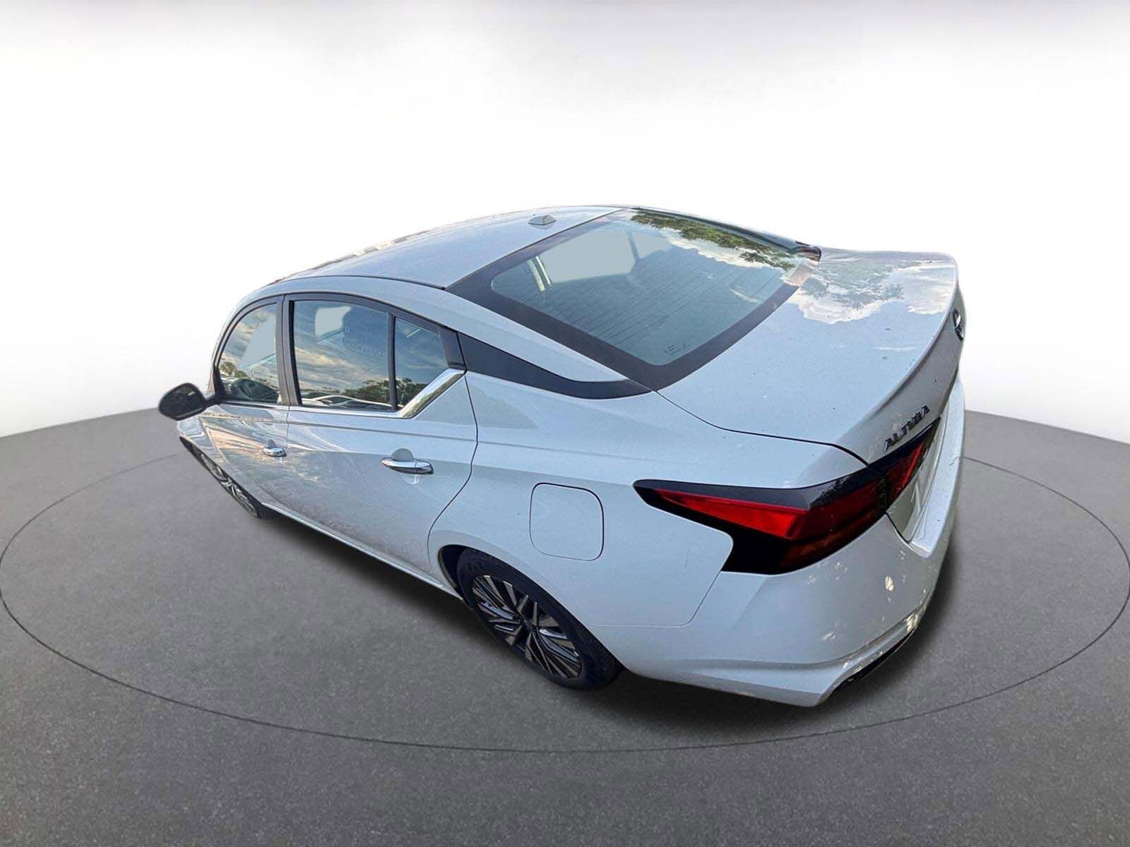 Thumbnail: 2025 Nissan Altima - 8