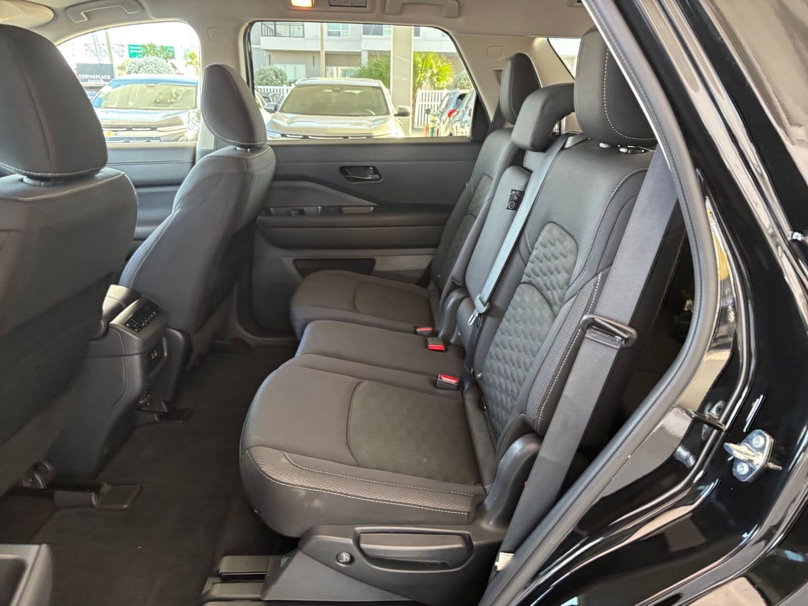 Thumbnail: 2025 Nissan Pathfinder - 25