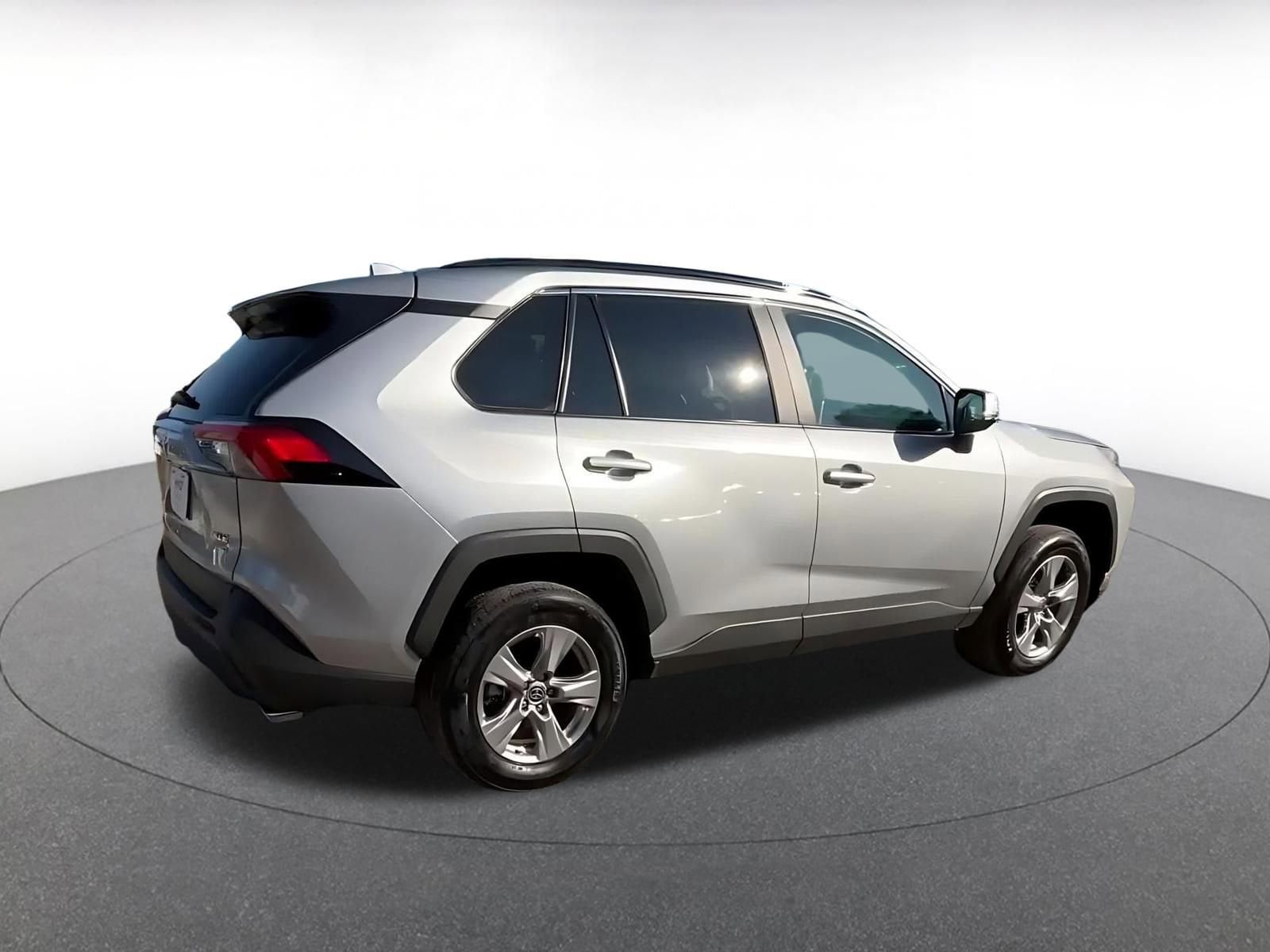 Thumbnail: 2025 Toyota RAV4 - 16
