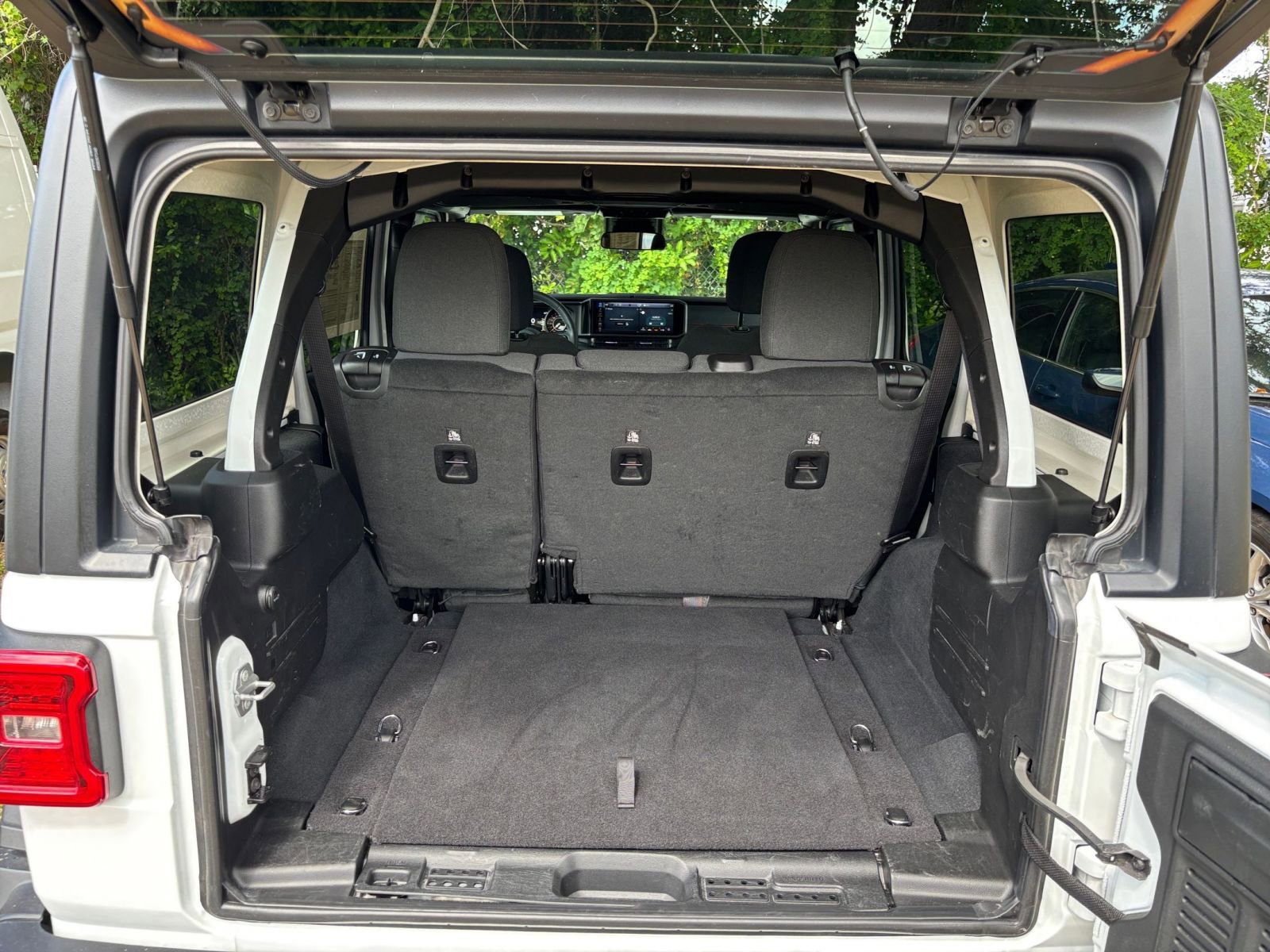 Thumbnail: 2025 Jeep Wrangler - 31