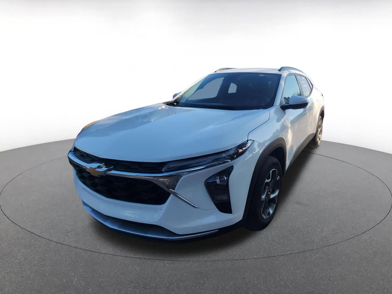 Thumbnail: 2025 Chevrolet Trax - 3