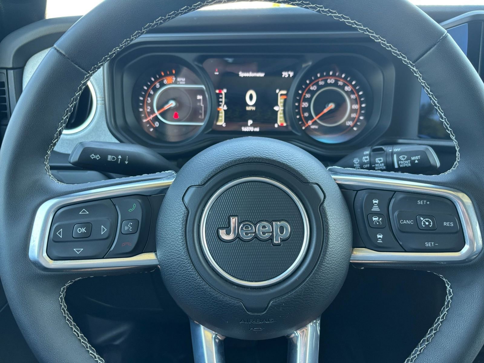 Thumbnail: 2025 Jeep Wrangler - 28