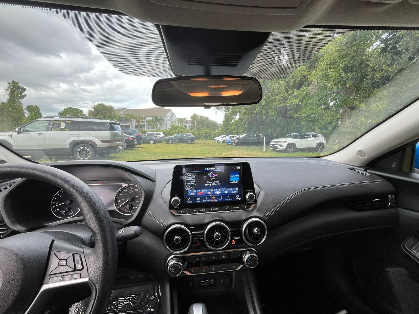 Thumbnail: 2025 Nissan Sentra - 32