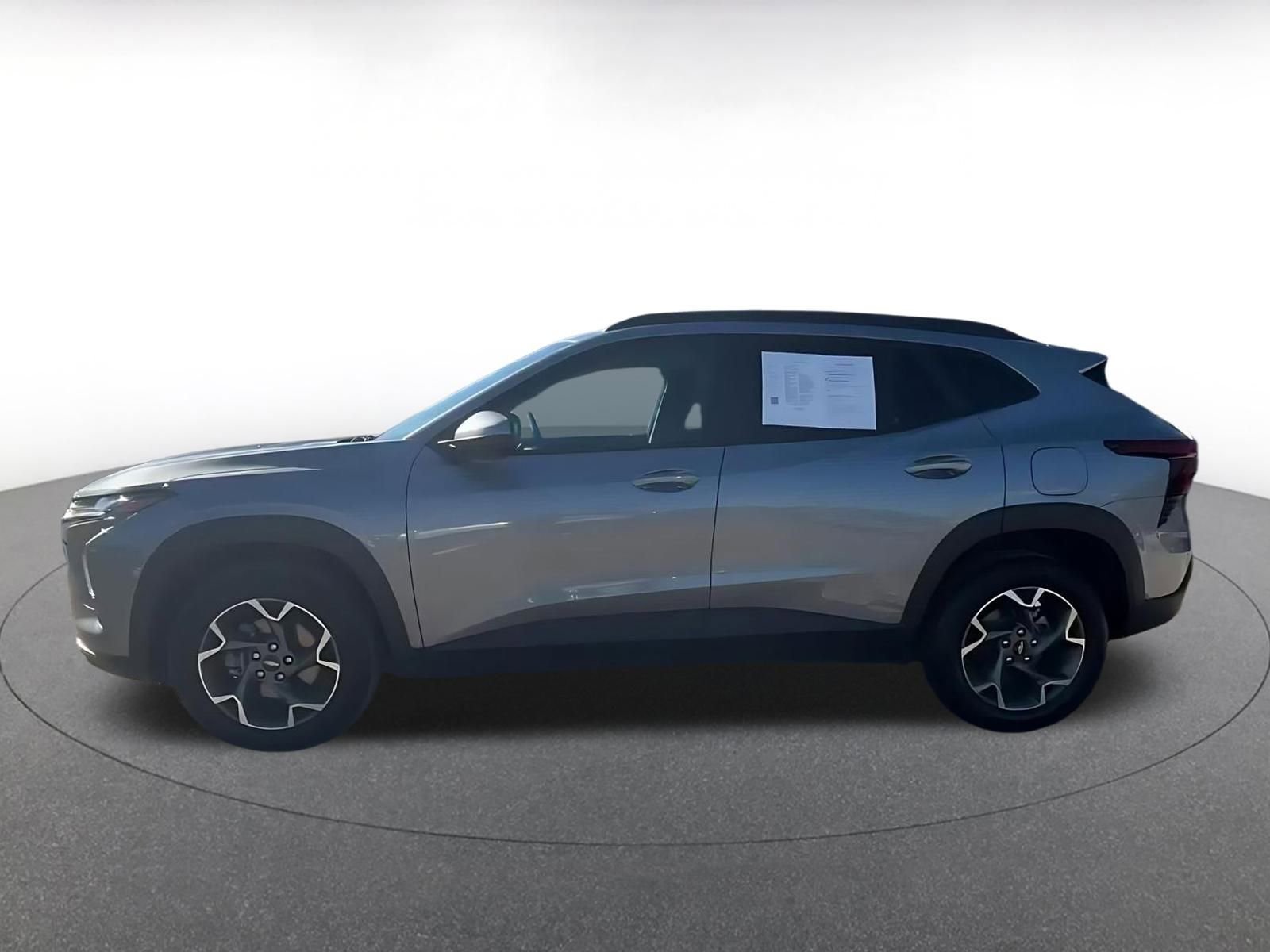 Thumbnail: 2025 Chevrolet Trax - 9