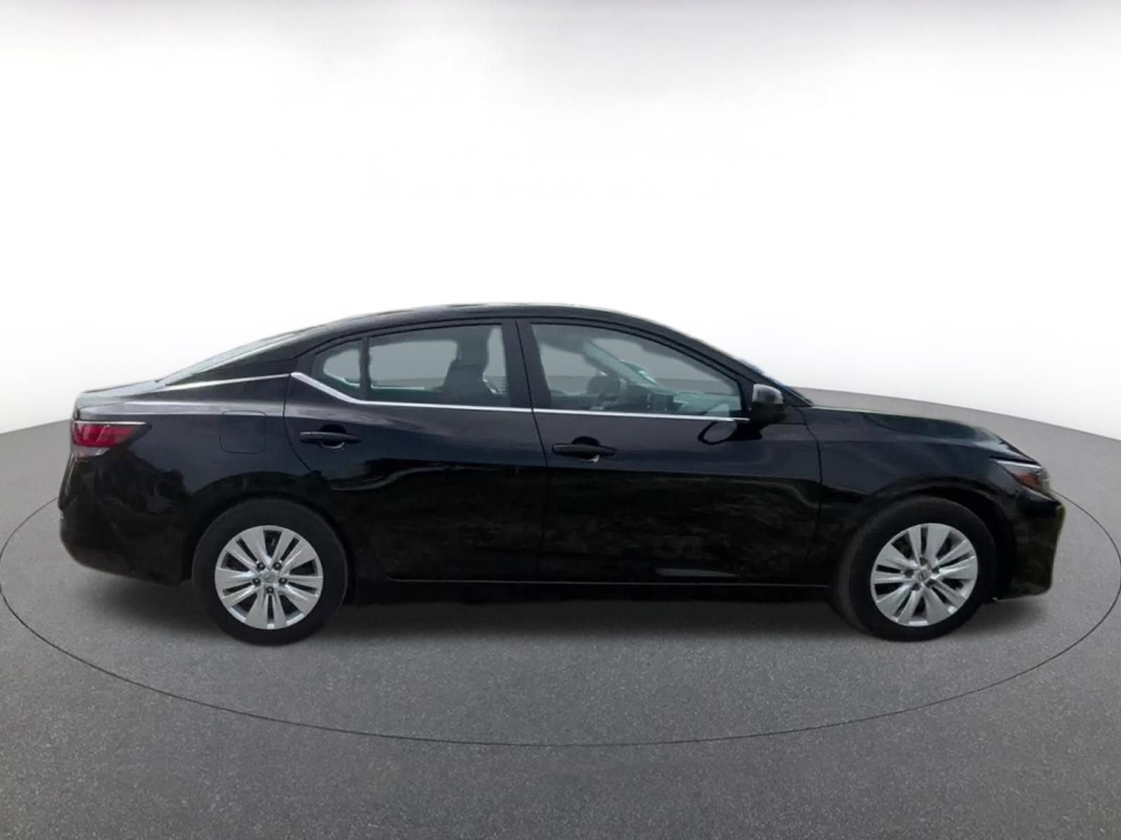 Thumbnail: 2025 Nissan Sentra - 17