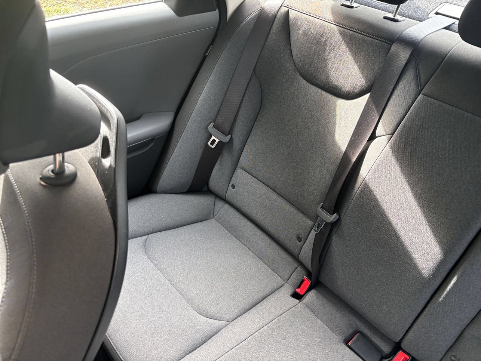 2025 Kia K4 LXS - Photo 37