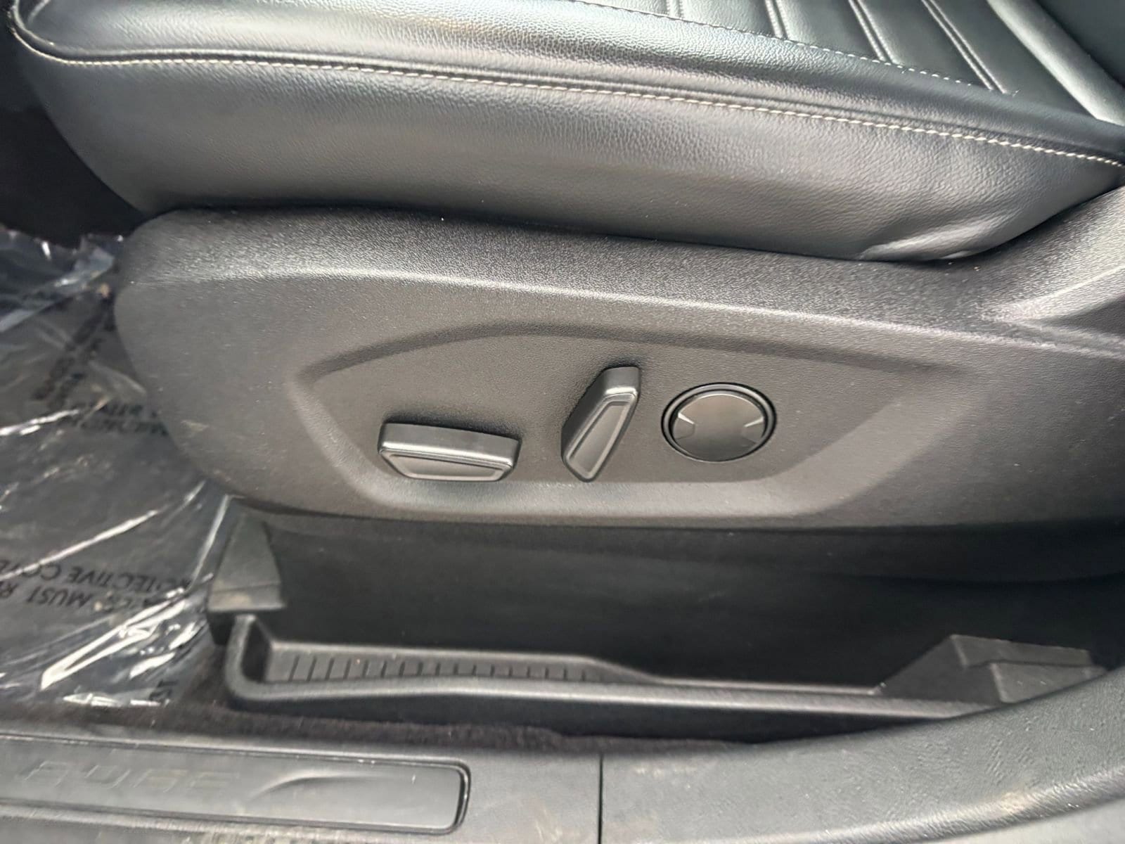 Thumbnail: 2022 Ford Edge - 22