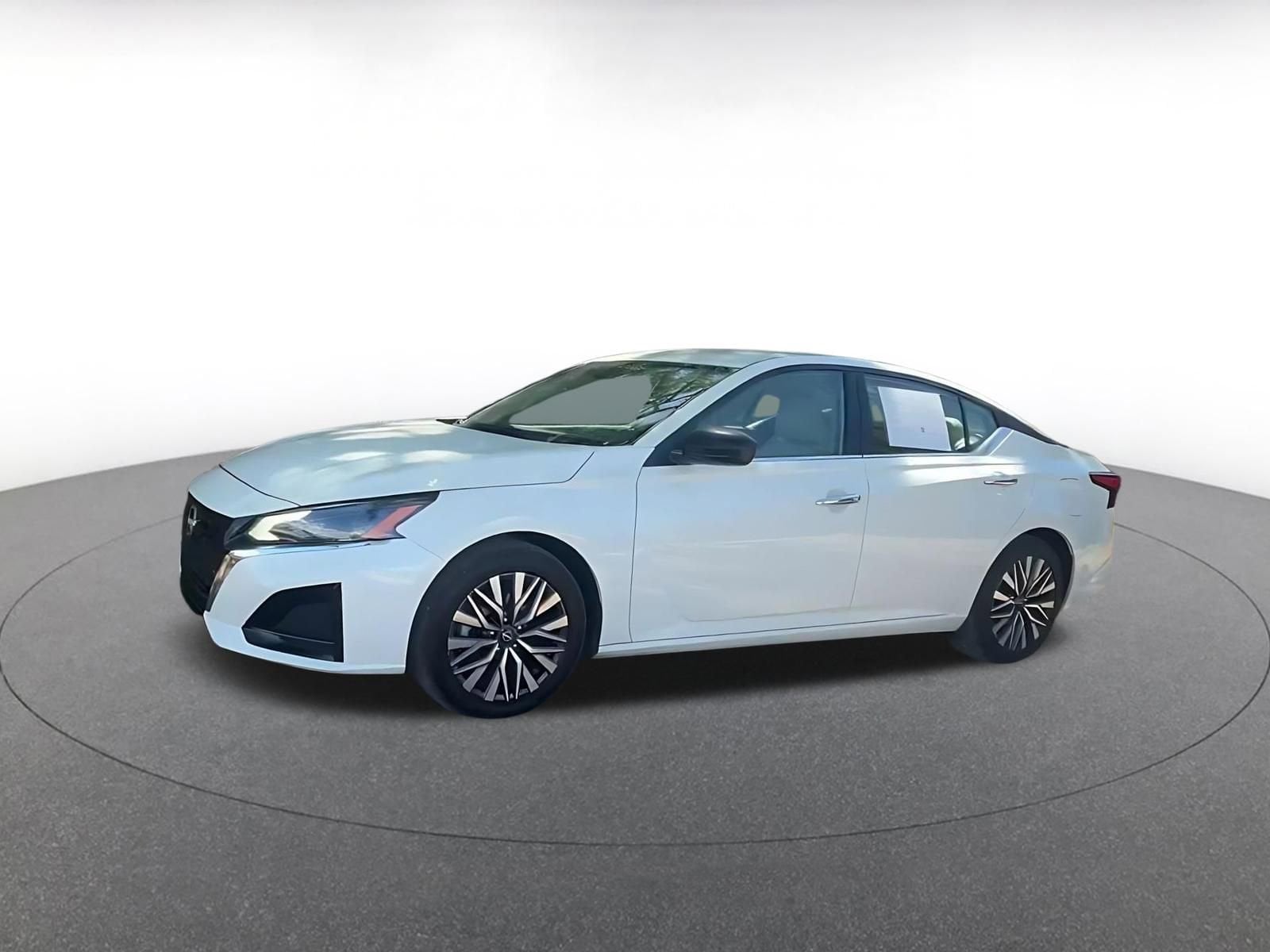 Thumbnail: 2025 Nissan Altima - 8