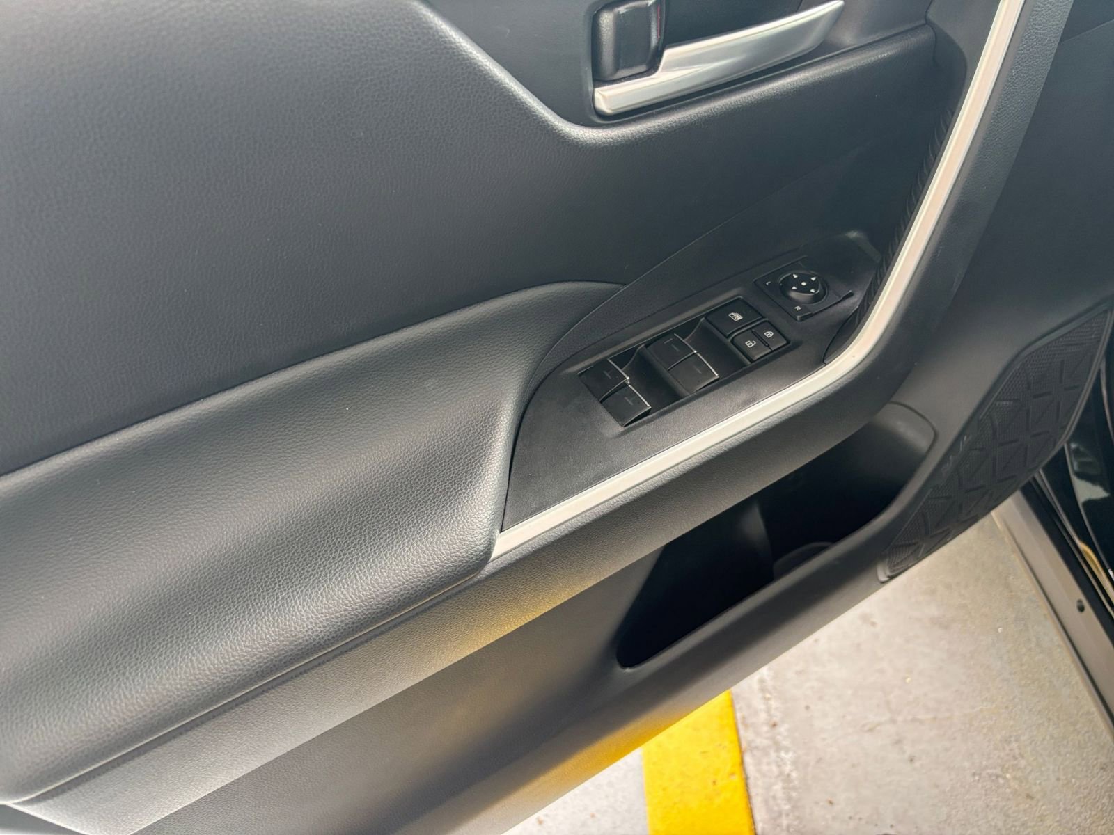 Thumbnail: 2025 Toyota RAV4 - 20