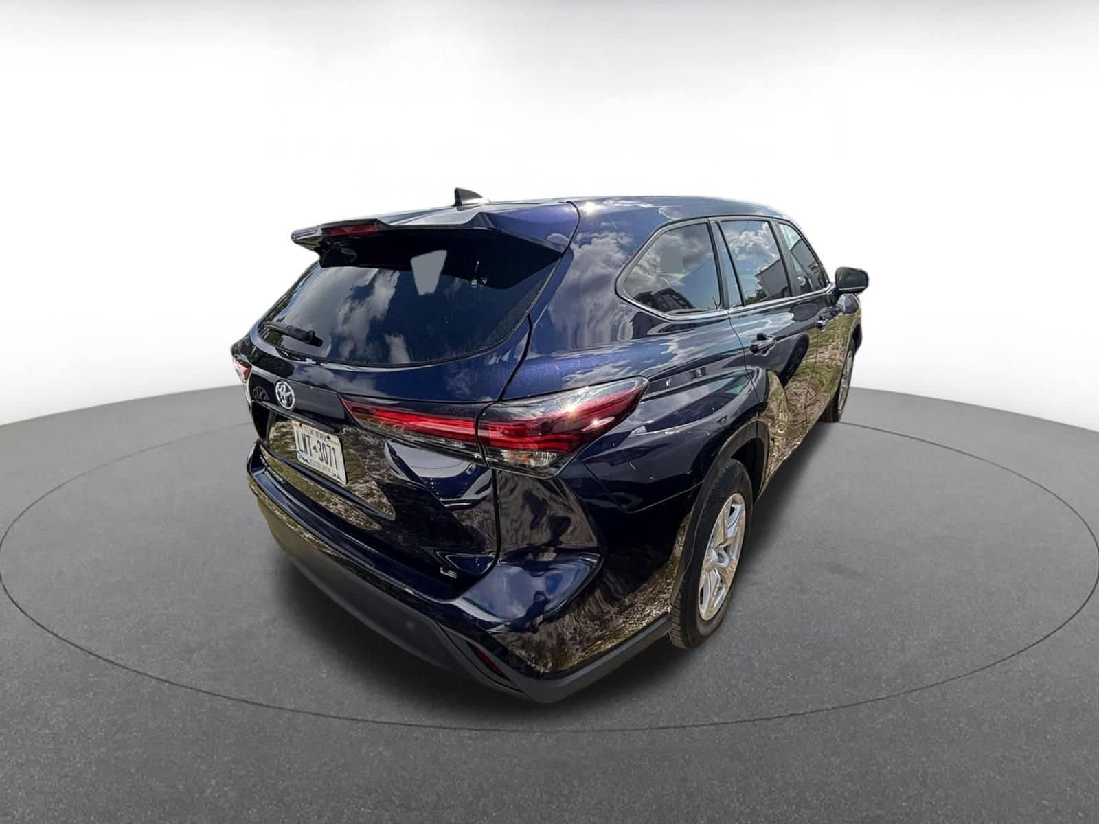Thumbnail: 2025 Toyota Highlander - 8
