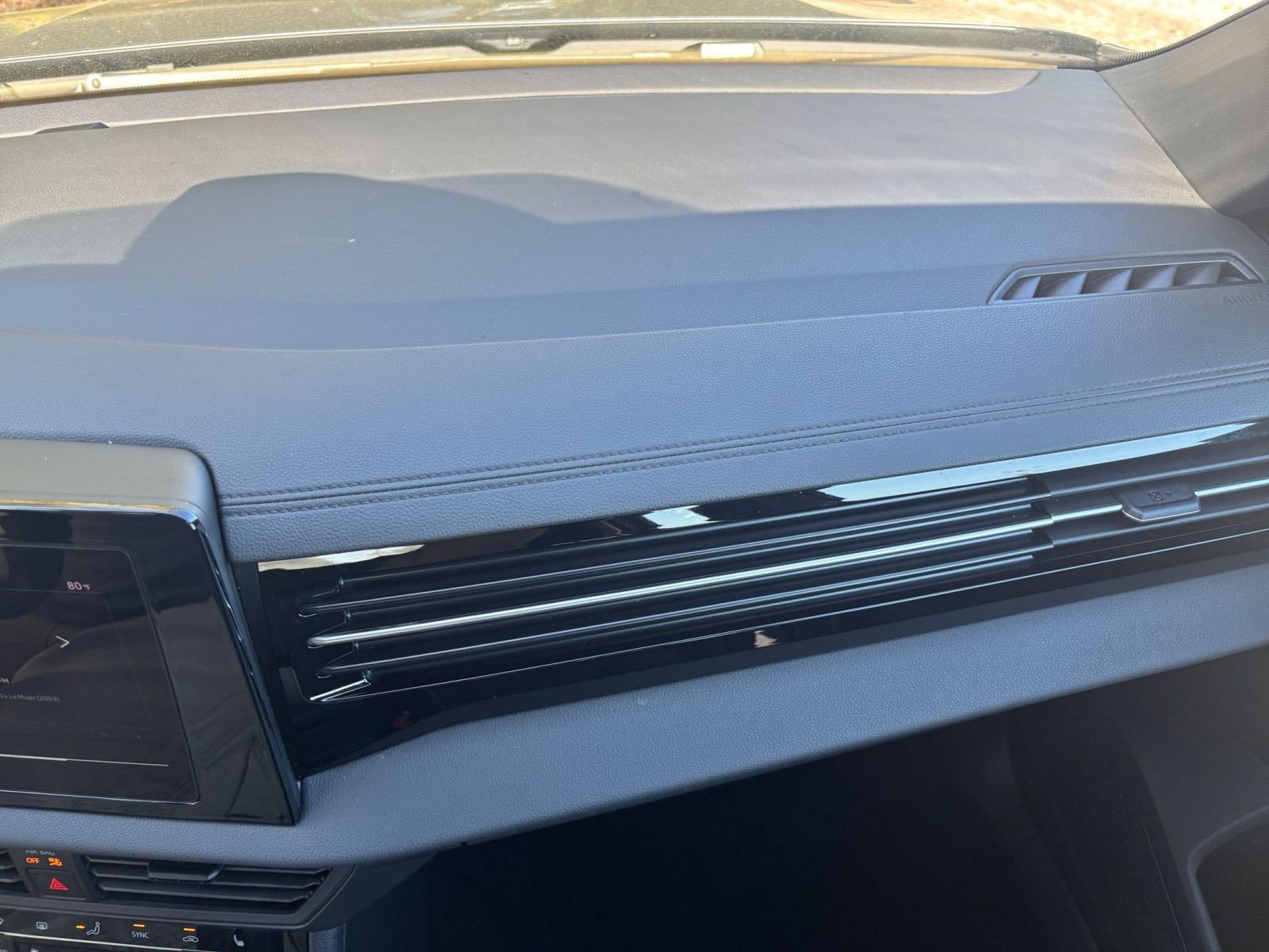 Thumbnail: 2025 Volkswagen Jetta - 35