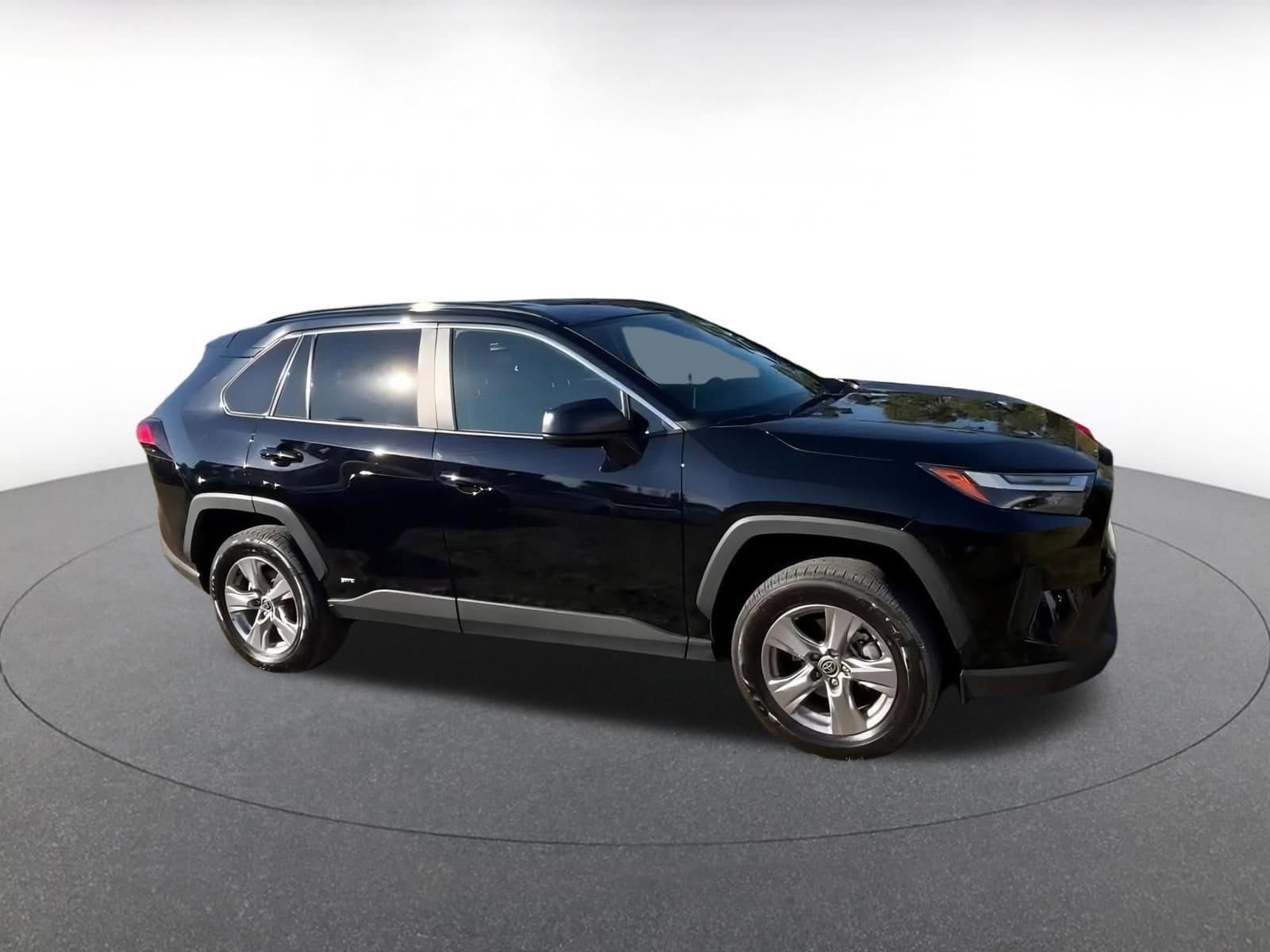 Thumbnail: 2025 Toyota RAV4 - 2