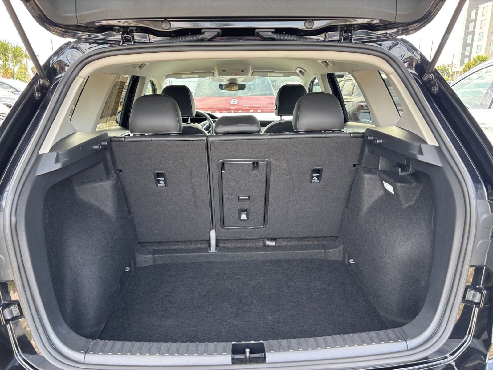 Thumbnail: 2025 Volkswagen Taos - 32