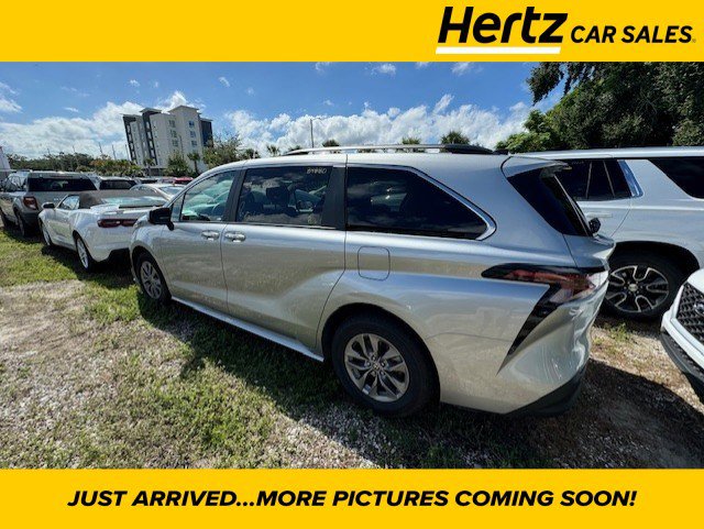 2023 Toyota Sienna XLE Hero Image