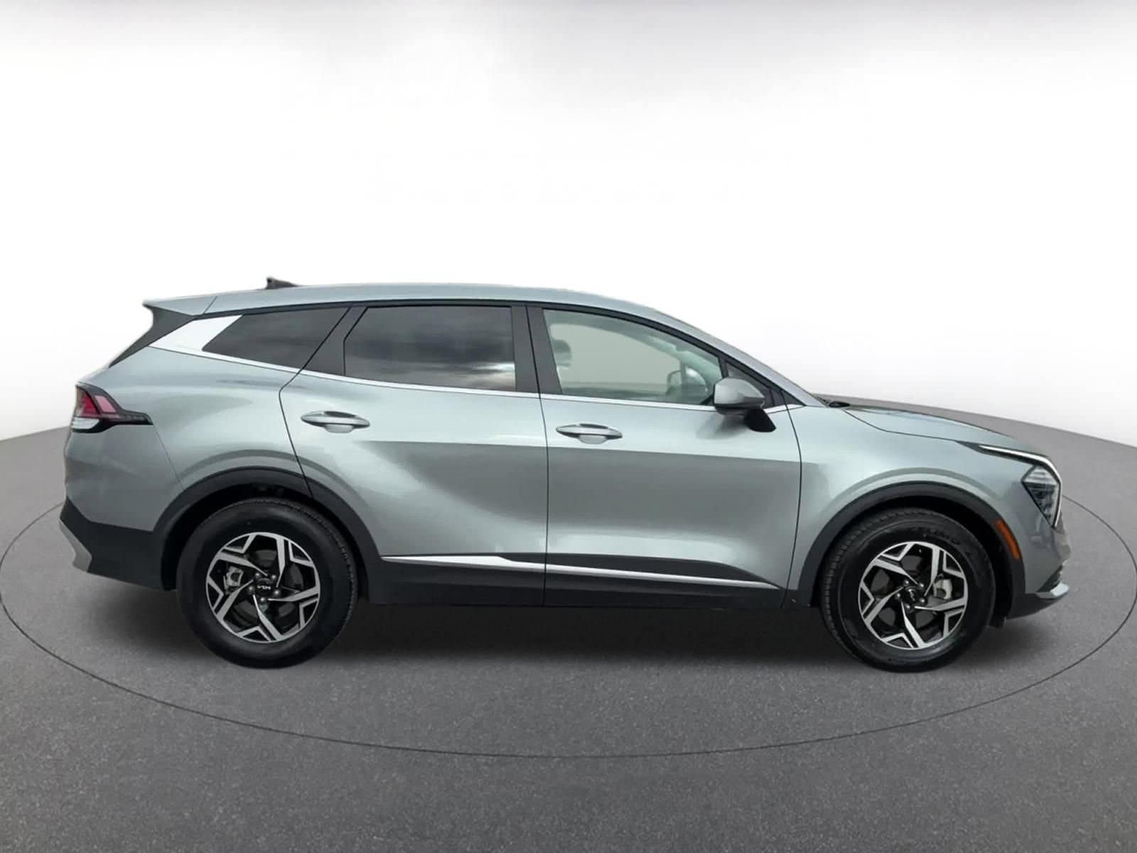 Thumbnail: 2024 Kia Sportage - 16