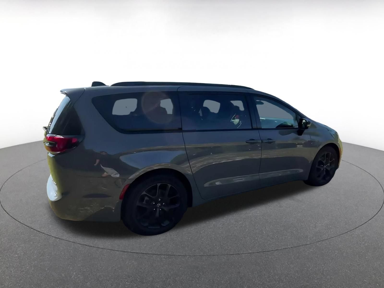 Thumbnail: 2025 Chrysler Pacifica - 13