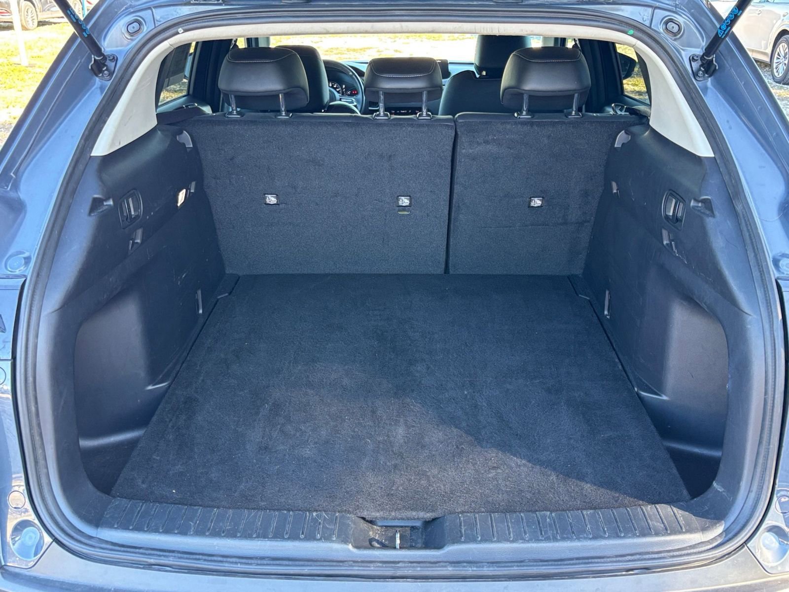 Thumbnail: 2025 Mazda CX-50 - 31