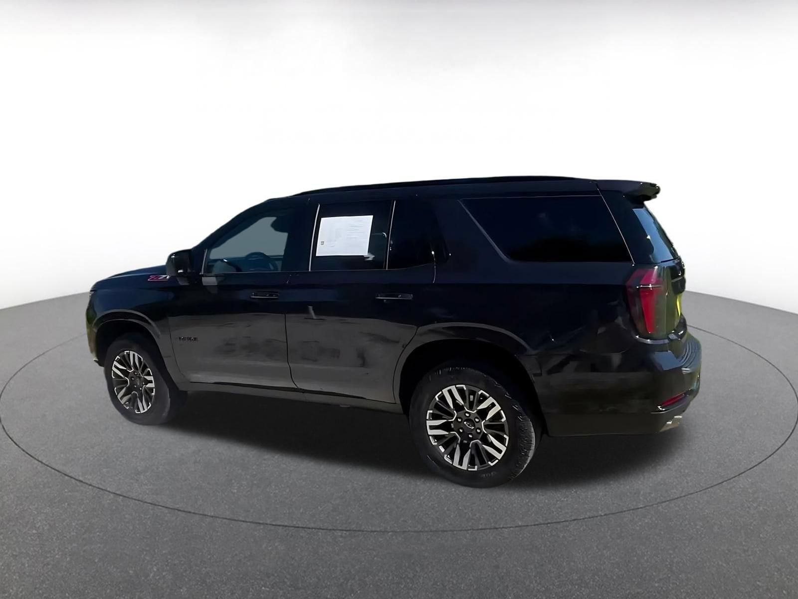 Thumbnail: 2025 Chevrolet Tahoe - 9