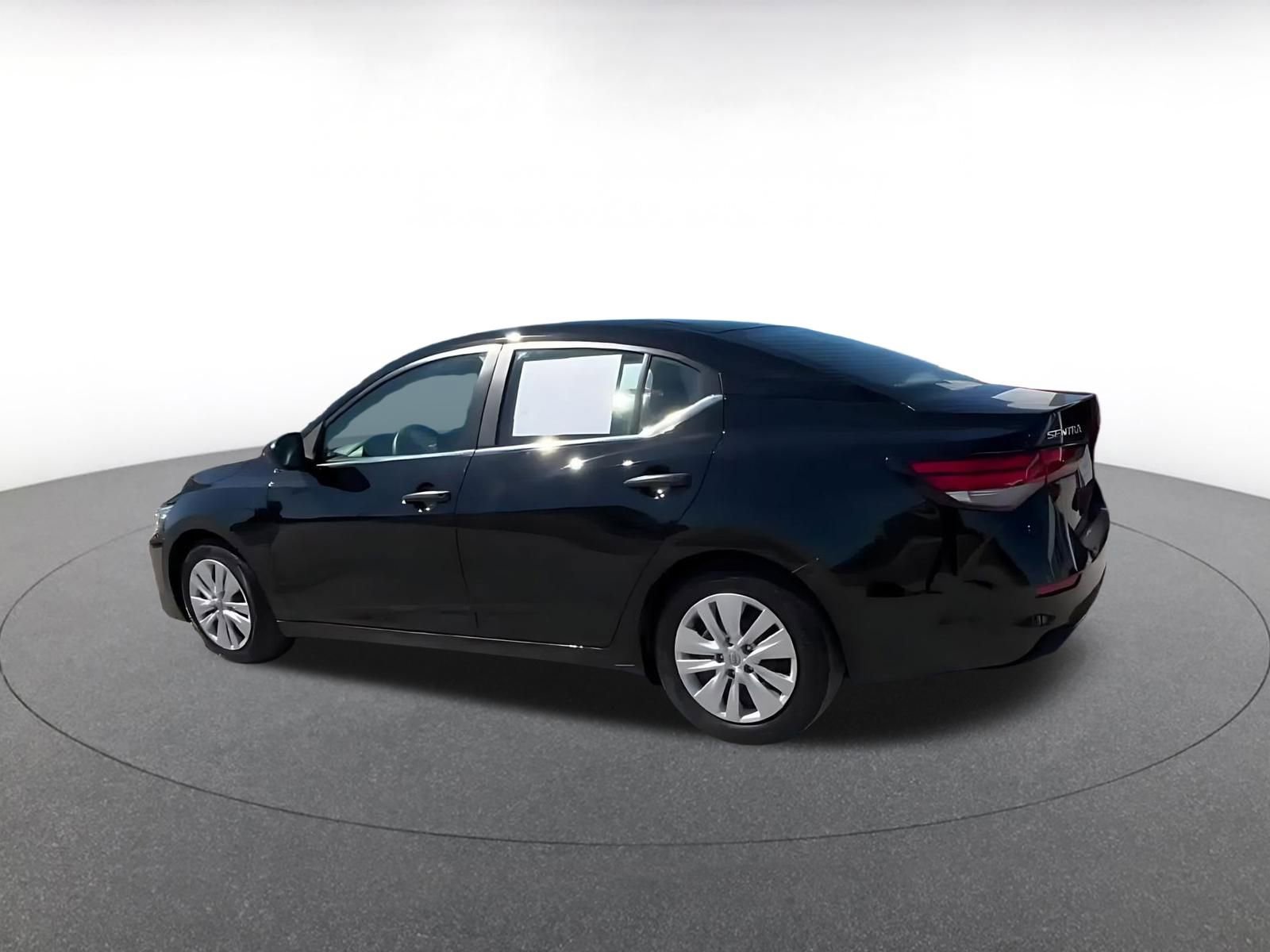 Thumbnail: 2025 Nissan Sentra - 10