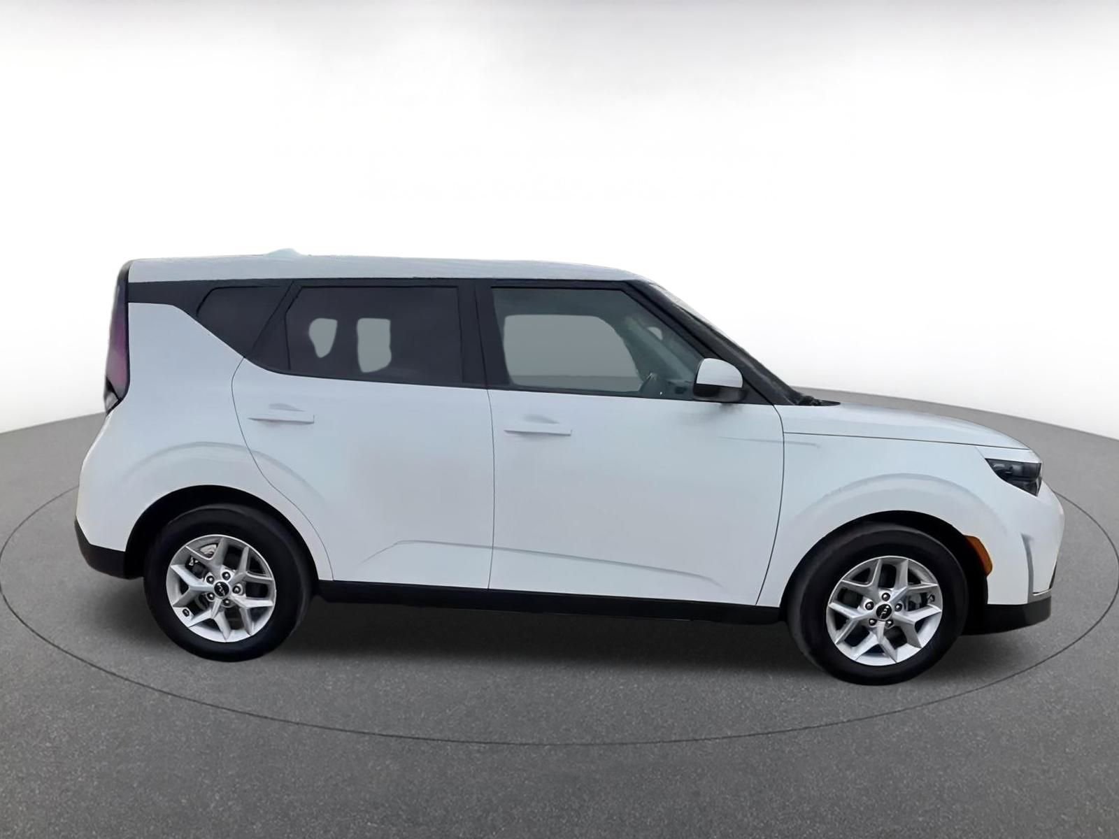 Thumbnail: 2025 Kia Soul - 18