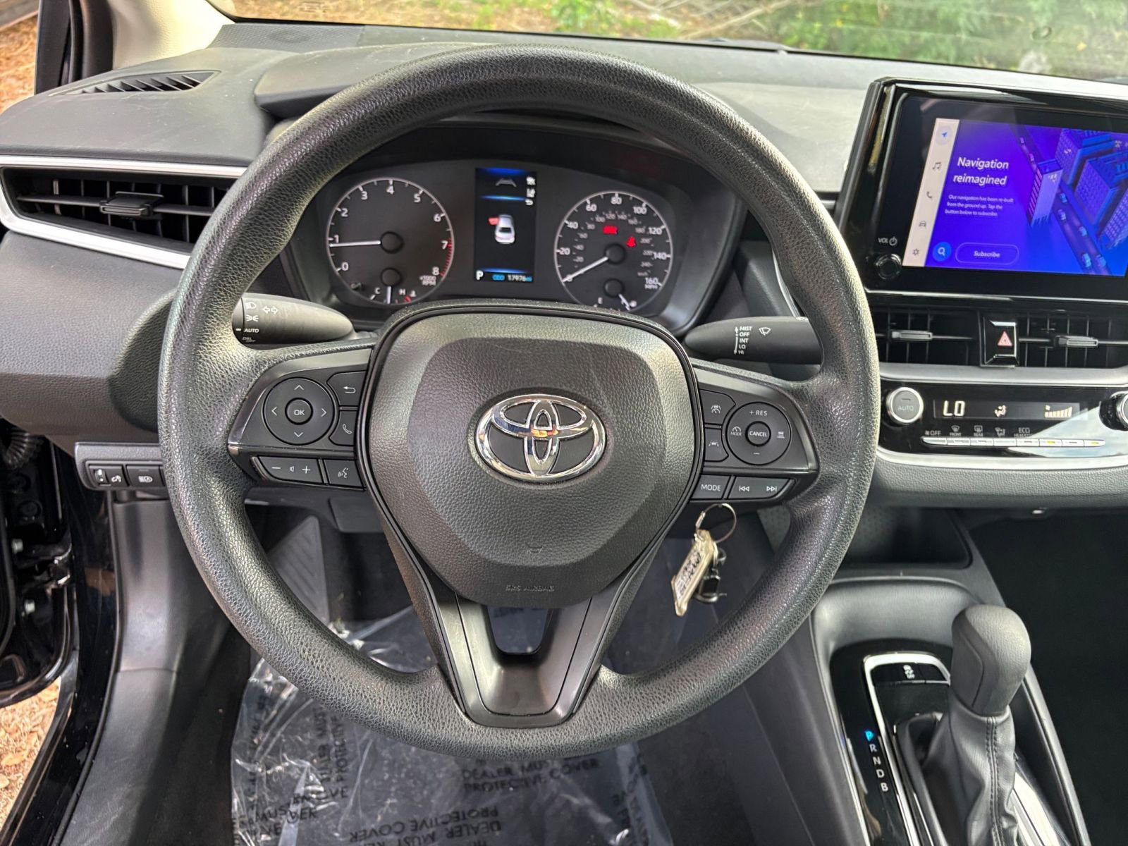 Thumbnail: 2025 Toyota Corolla - 28