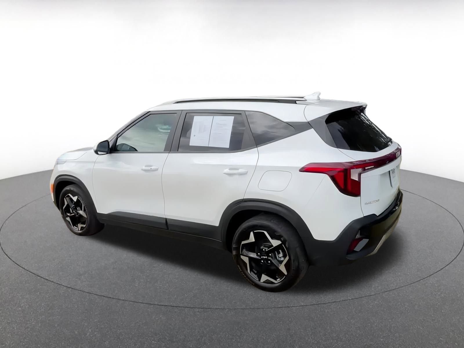 Thumbnail: 2025 Kia Seltos - 10