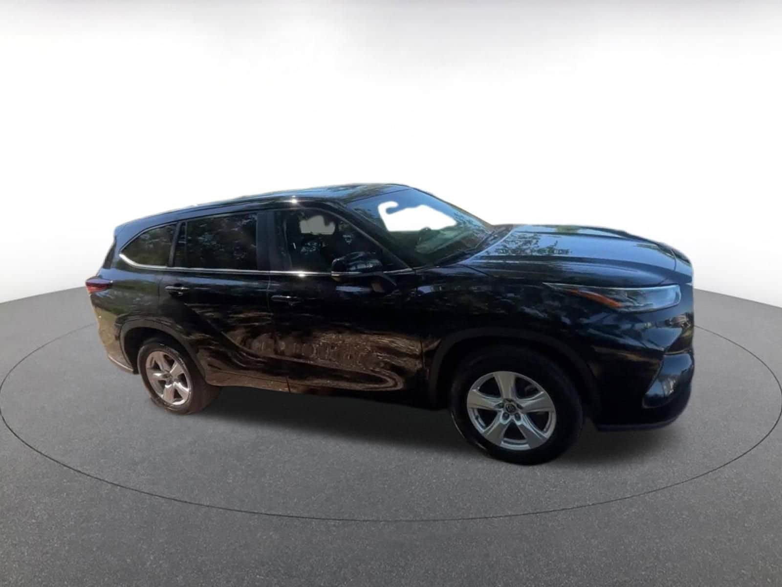 Thumbnail: 2025 Toyota Highlander - 2