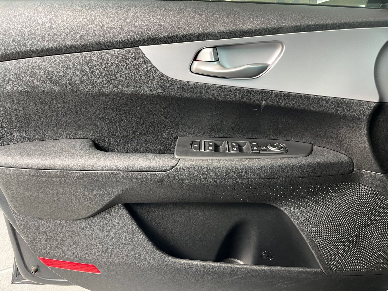 Thumbnail: 2024 Kia Forte - 20