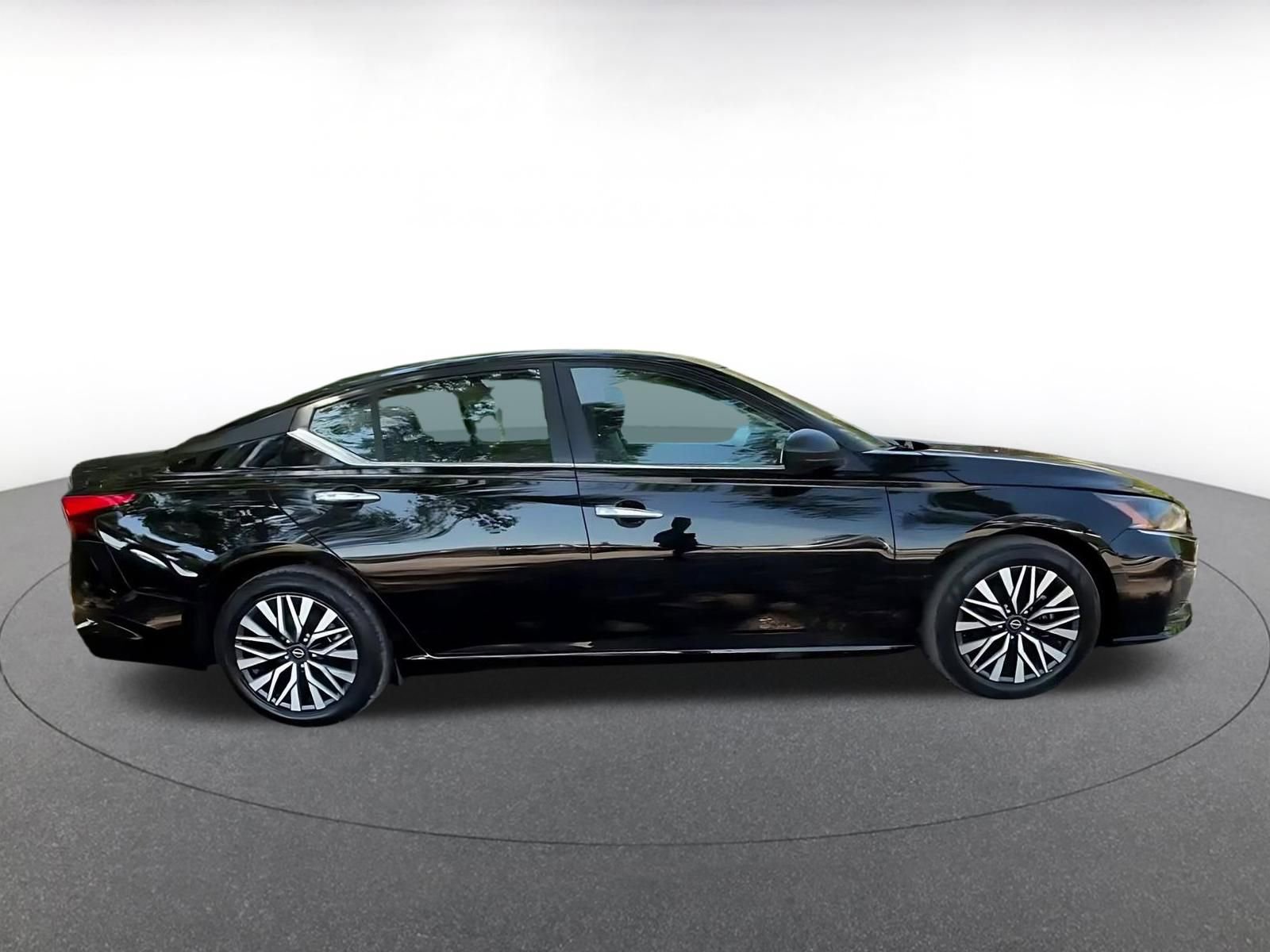 Thumbnail: 2025 Nissan Altima - 14