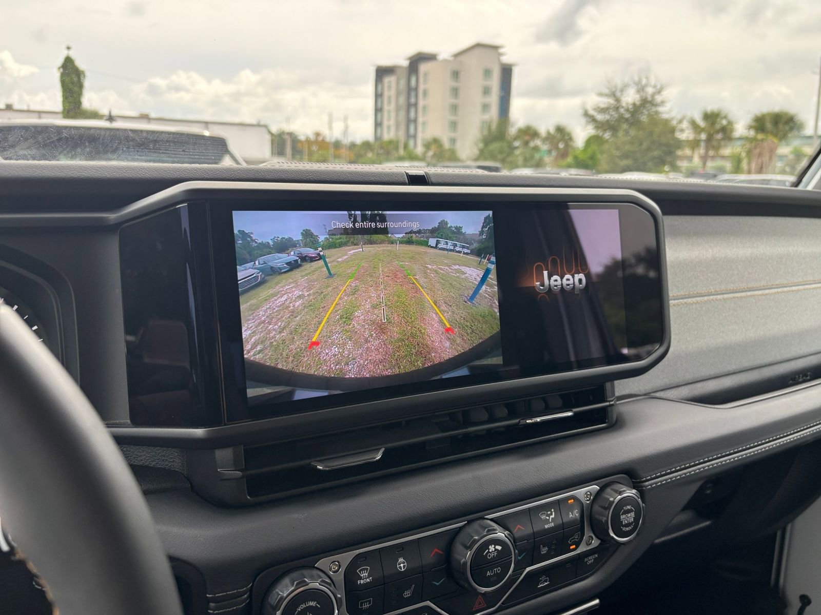 Thumbnail: 2025 Jeep Wrangler - 18