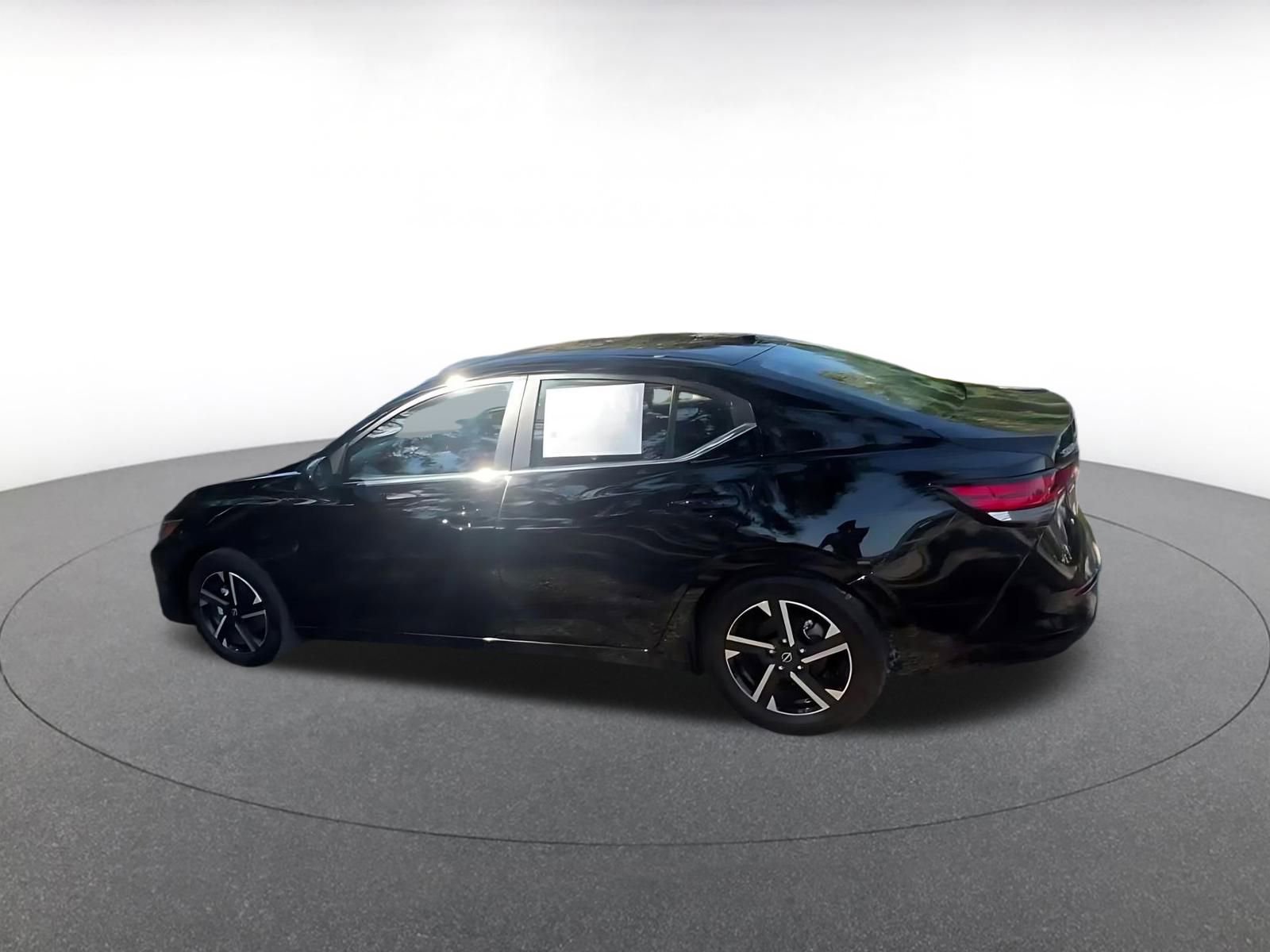 Thumbnail: 2025 Nissan Sentra - 10