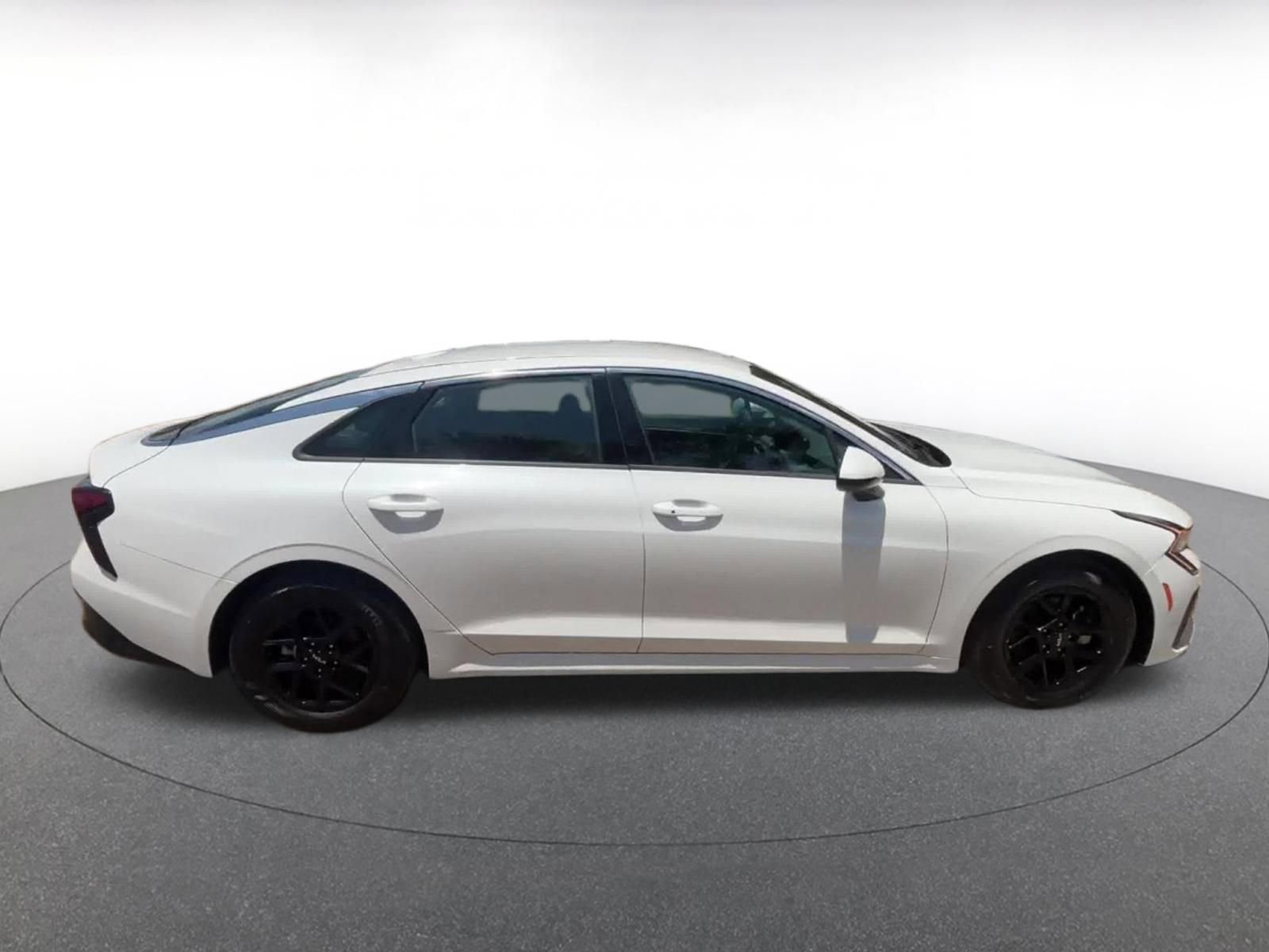 Thumbnail: 2025 Kia K5 - 16