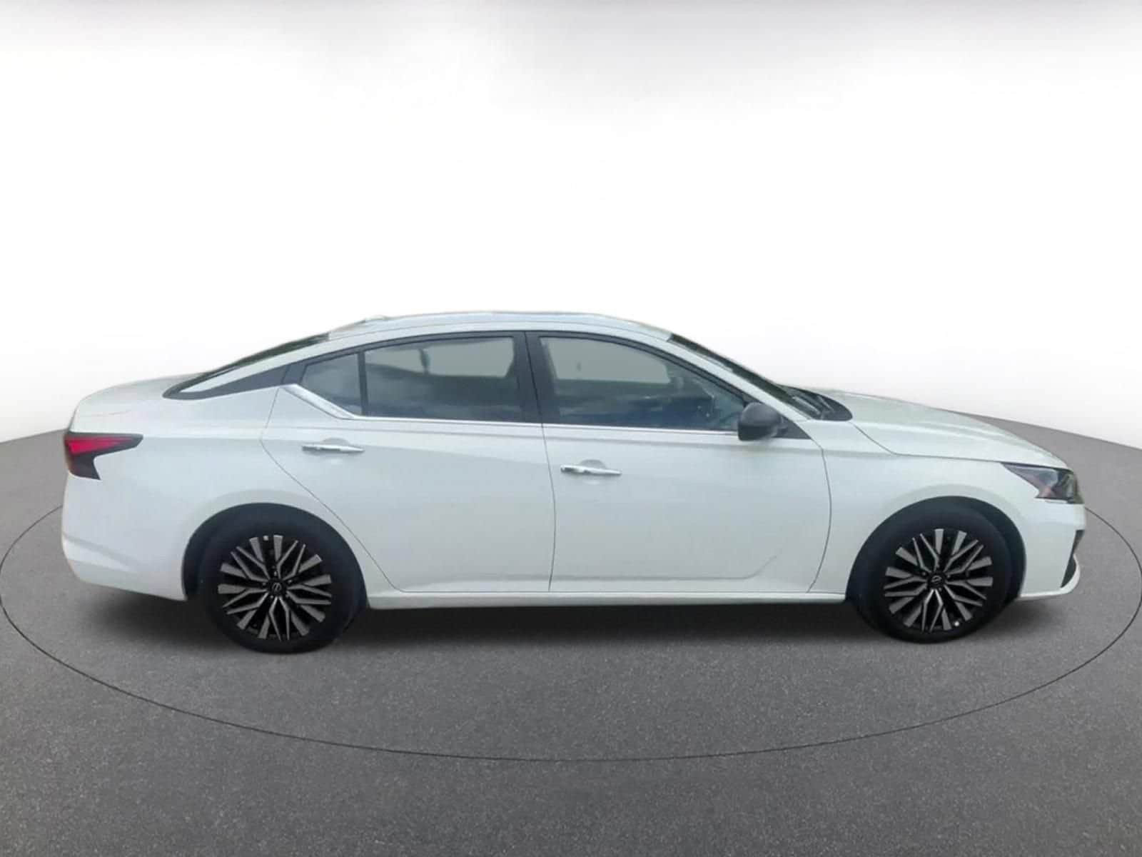 Thumbnail: 2025 Nissan Altima - 16