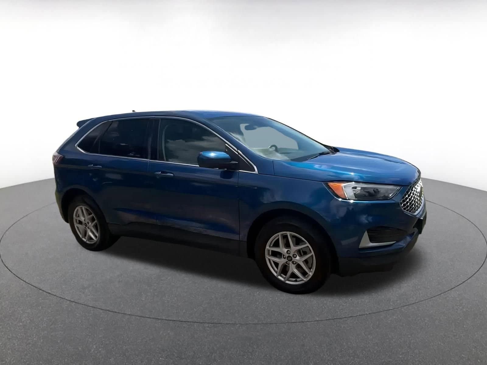Thumbnail: 2023 Ford Edge - 2